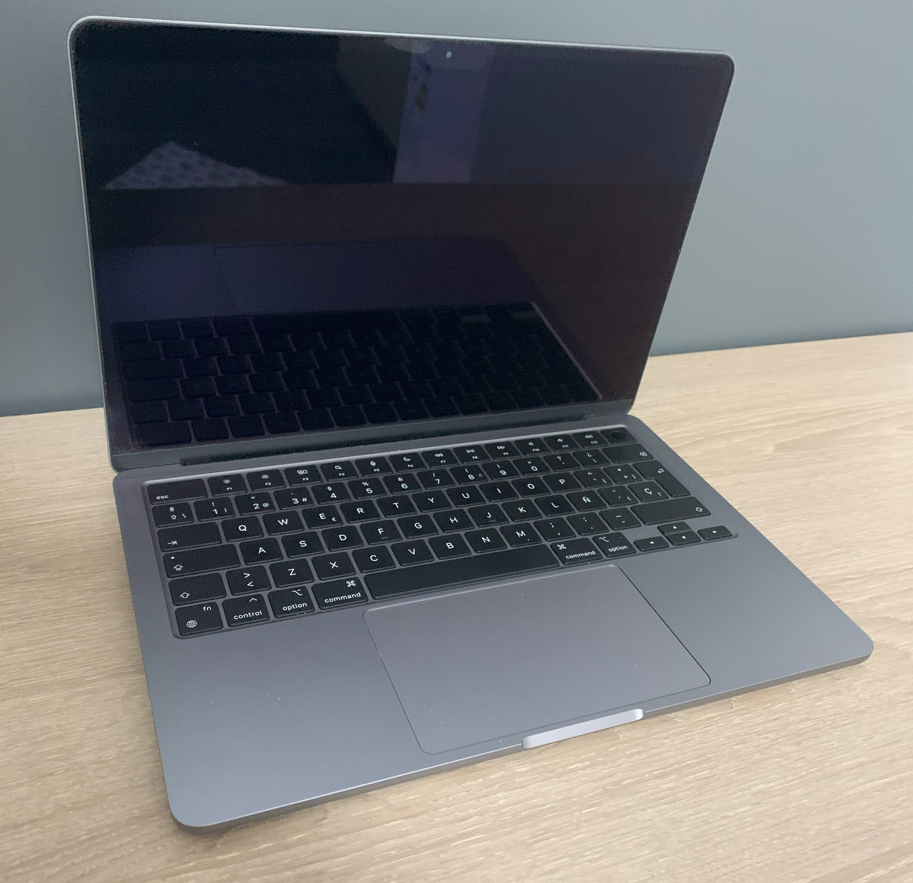 MacBook Air A2681 13.6" M2 8 CPU/8 GPU  16GB DDR 512GB NVMe CAM Bastlerware43