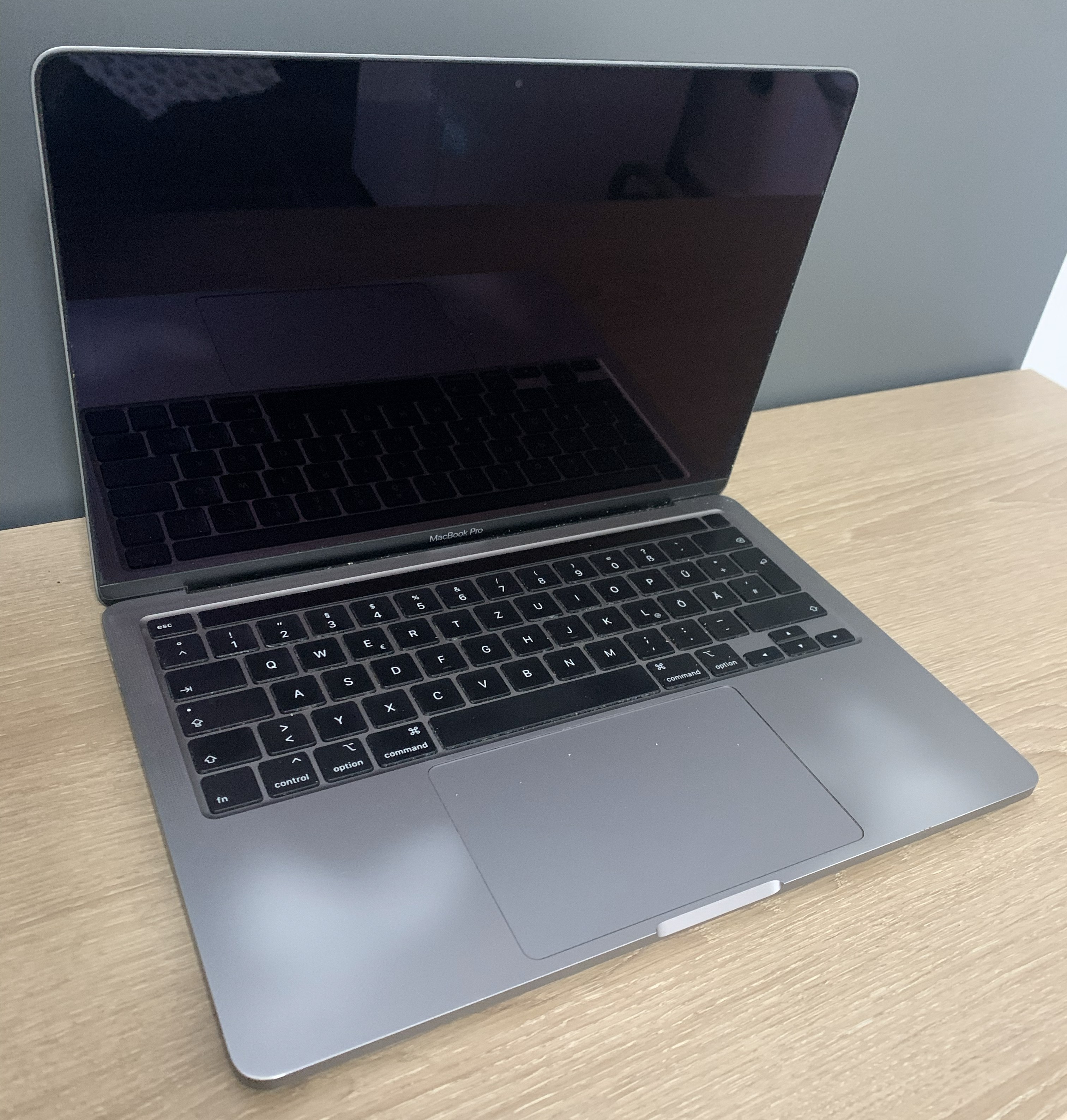 MacBook Pro A2289 13" i5-8257U 16GB DDR 256GB NVMe Iris Plus CAM MacOS B-Ware7