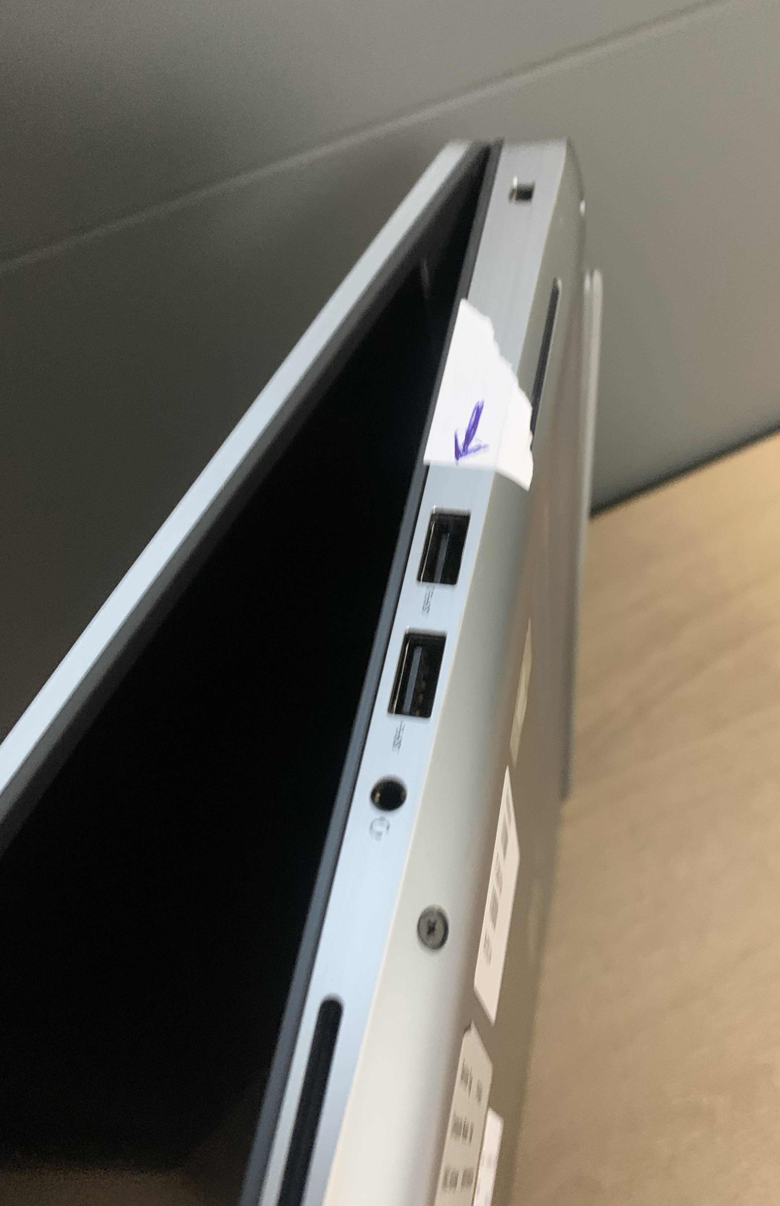 Dell Precision 7560 15,6" i5-11500H 64GB DDR 512GB M.2 SSD T1200 4GB W11 B-Ware5