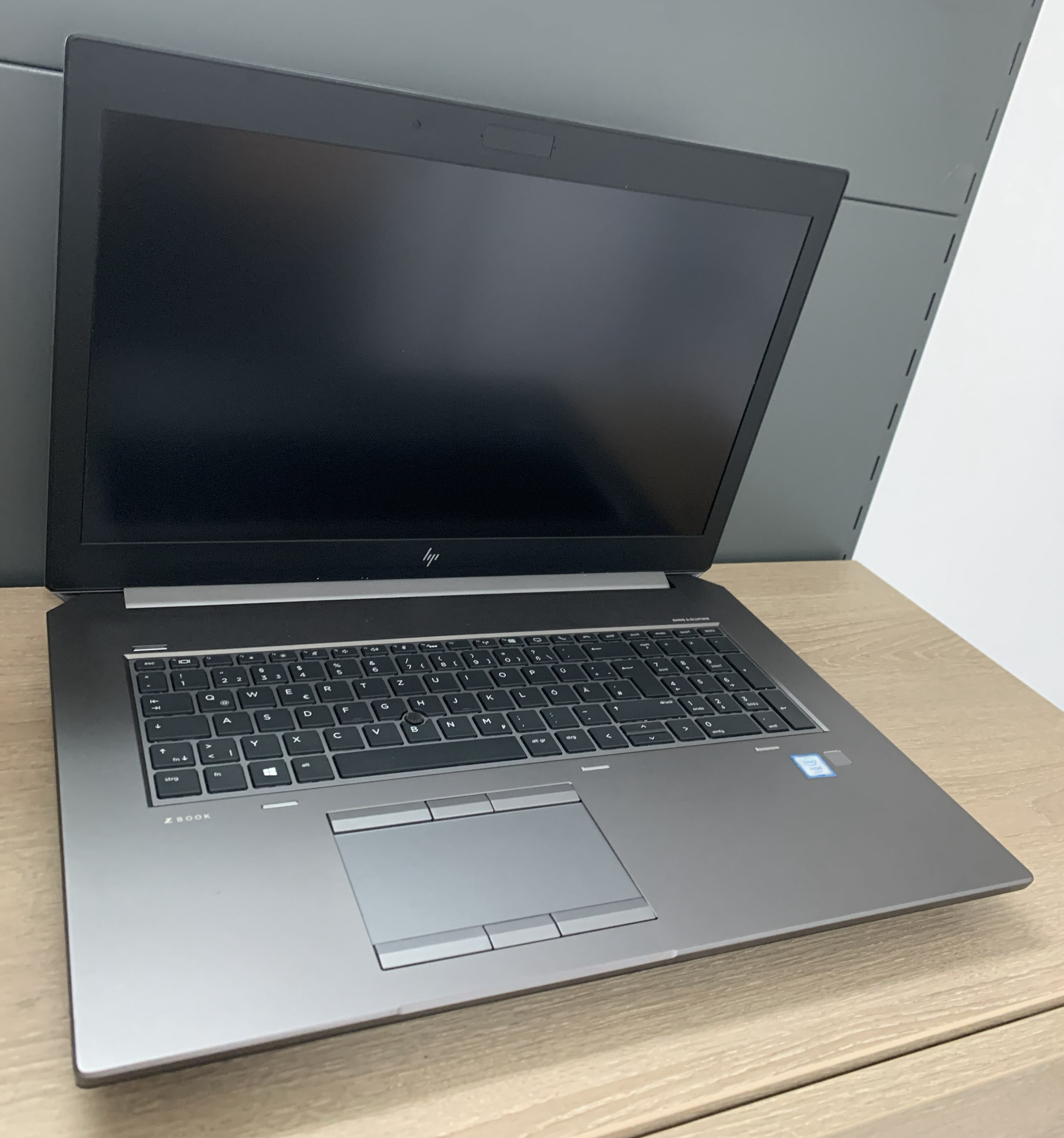 HP ZBook 17 G6 Xeon E-2286M 2,4GHz 64GB RAM 512GB SSD Quad RTX 5000 16GB W11