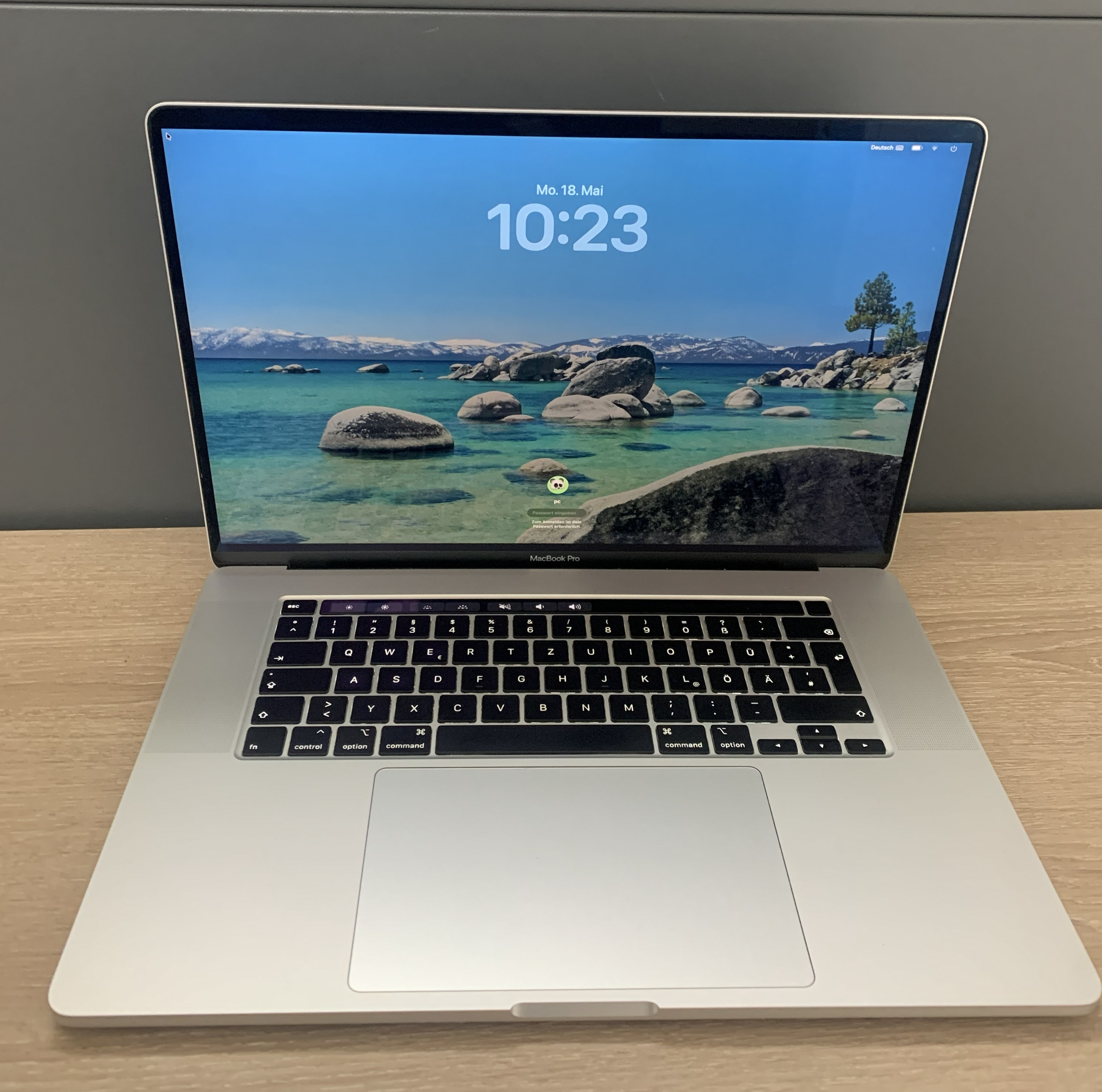 MacBook Pro A2141 16" i7-9750H 16GB DDR 512GB NVMe Radeon 5300 macOS B-Ware37
