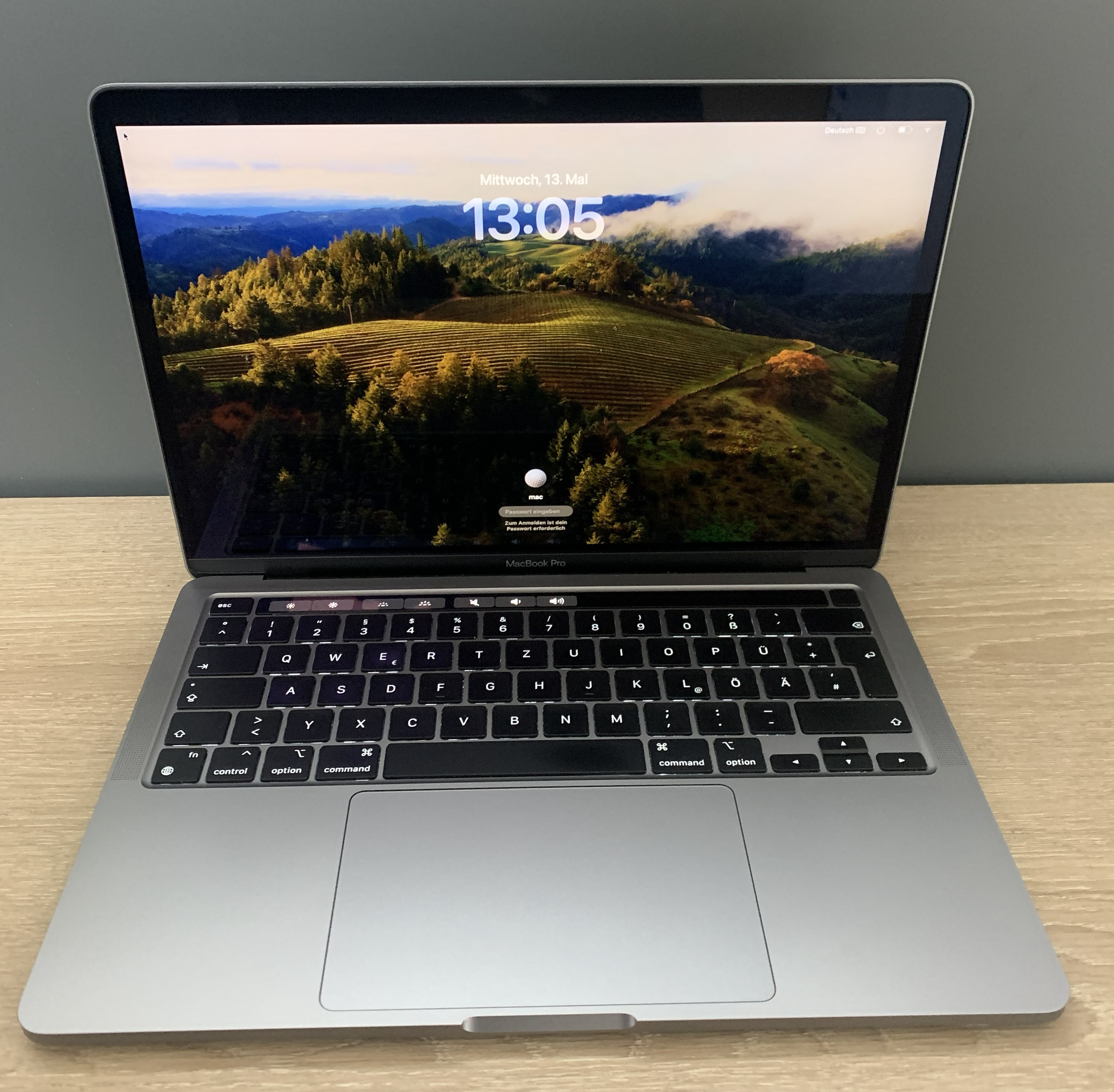 MacBook Pro A2338 2022 M2 8 CPU/10 GPU 8GB 256GB NVMe CAM macOS A-Ware24
