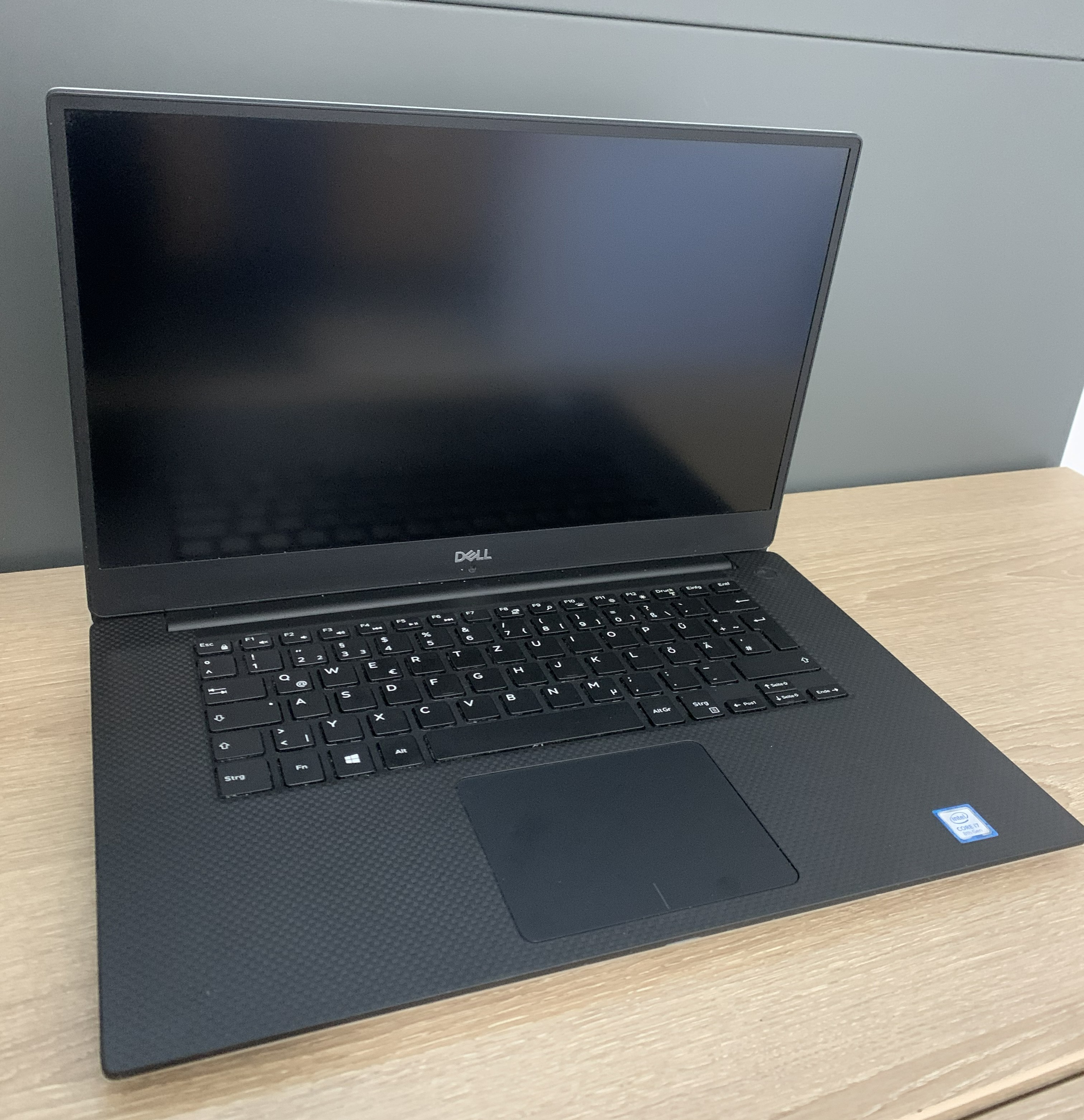 Dell Precision 5530 i7-8850H 2,60GHz 32GB DDR 512 NVMe P1000 4GB CAM W11 B-Ware