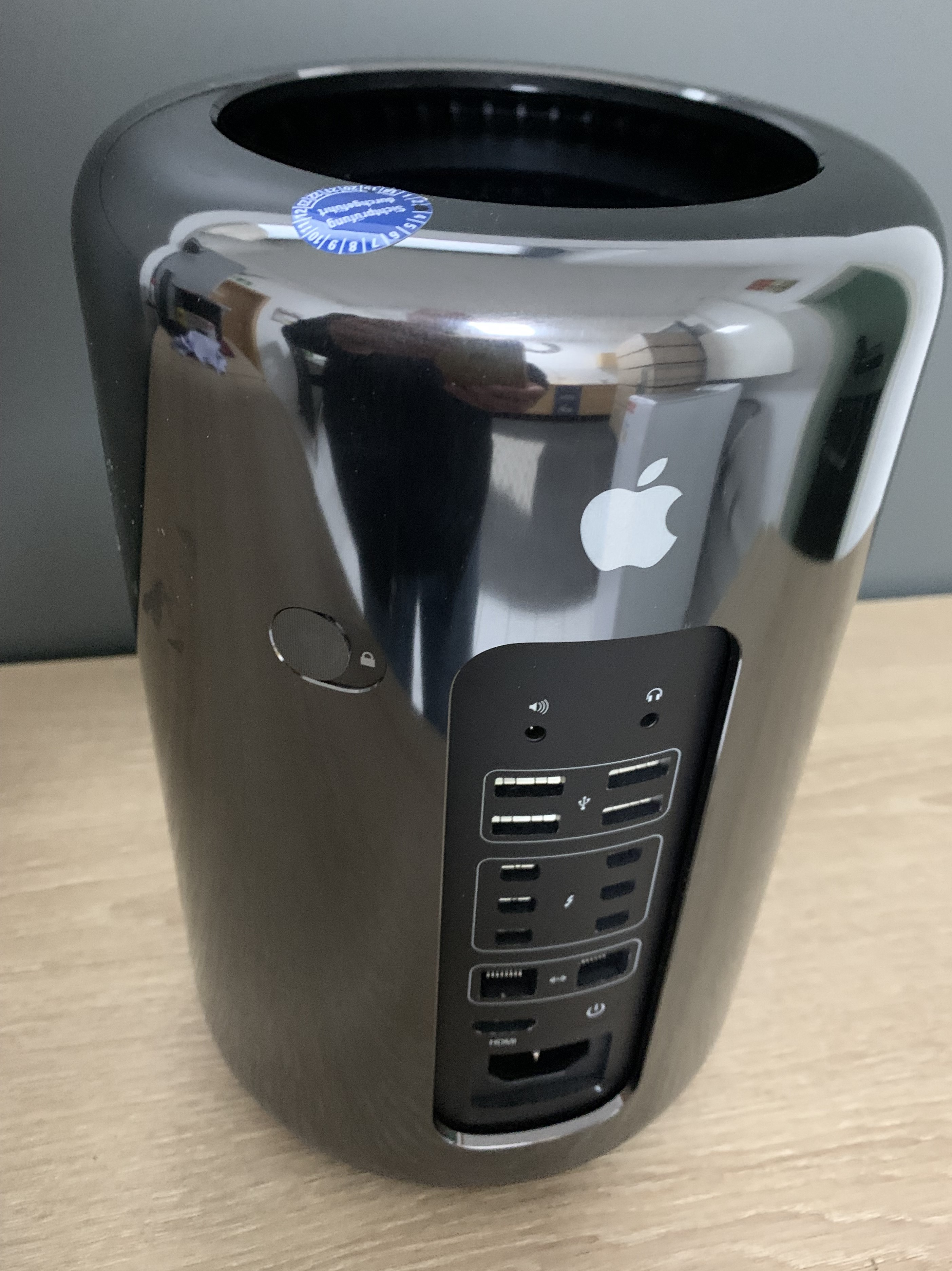 Apple Mac Pro A1481 Tower E5-1620v2 32GB DDR 2x Radeon R7 370 BT ohne HDD Nr.2