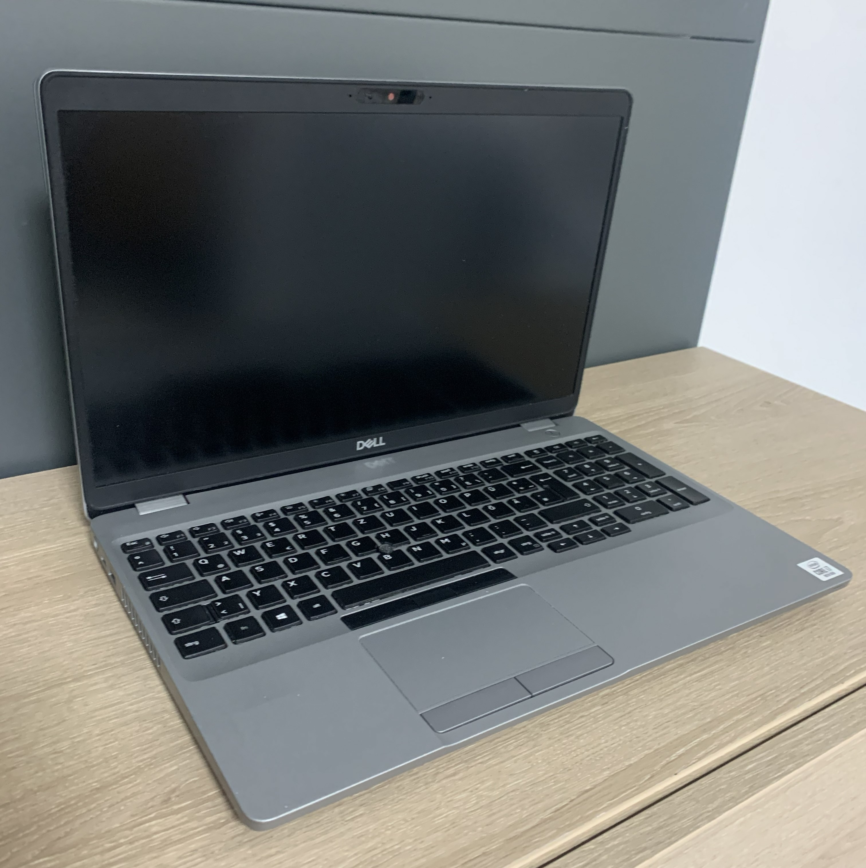 Dell Precision 3551 15,6" i7-10850H  32GB DDR 2TB NVMe P620 4GB CAM W11 B-Ware3