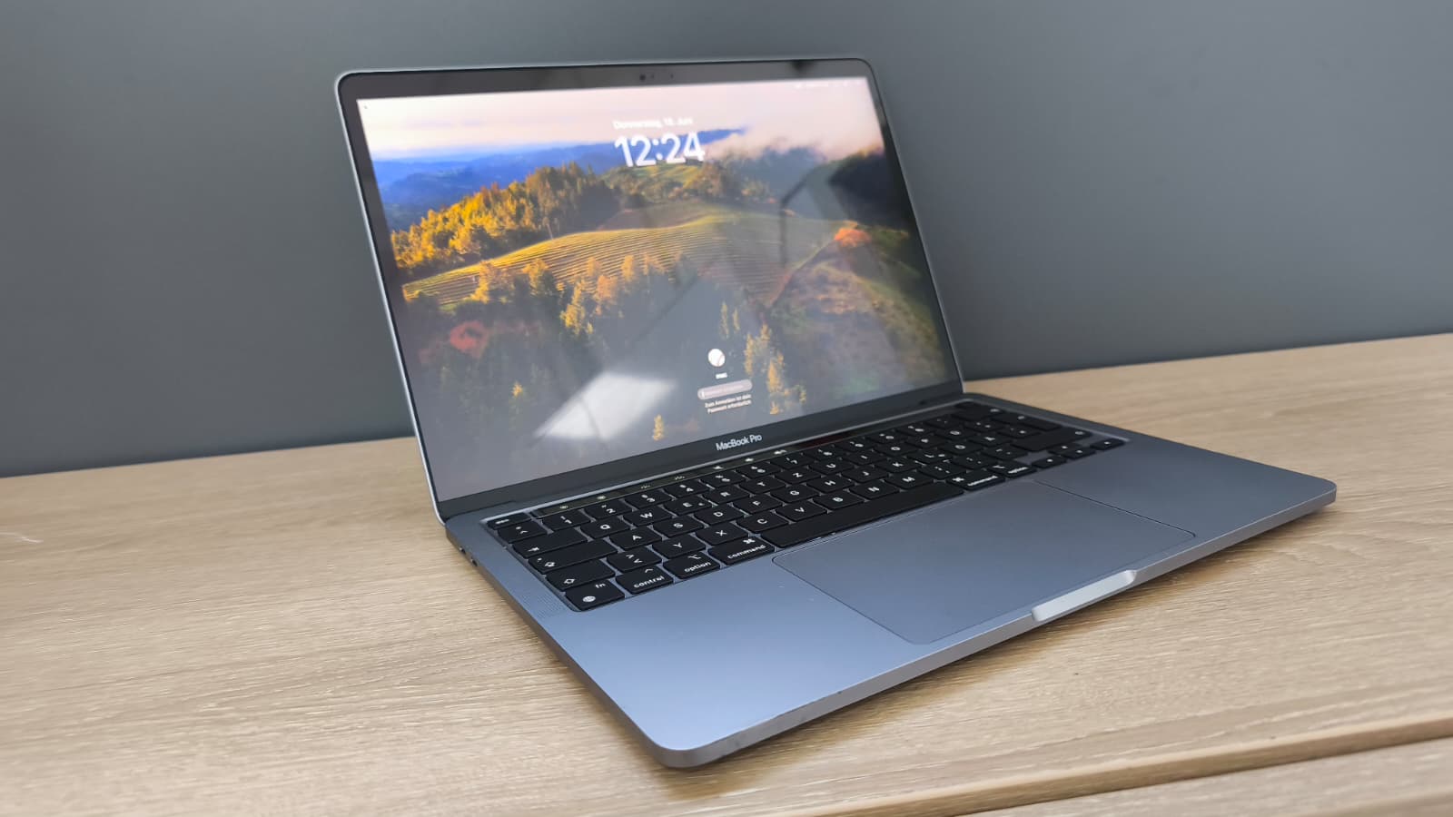 MacBook Pro A2338 13.3" M1 8 CPU/8 GPU 8GB 256GB NVMe CAM macOS A-Ware43