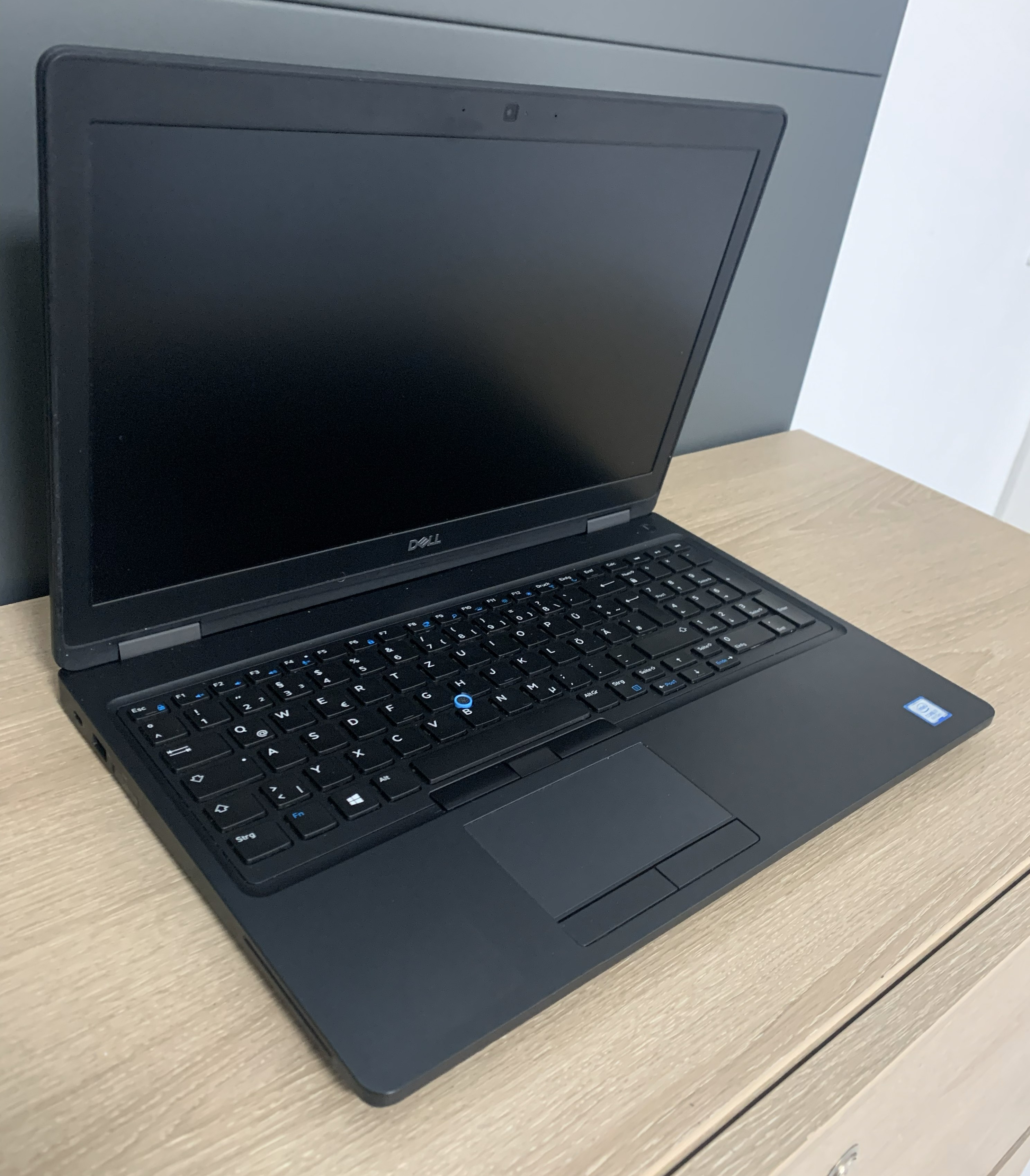 Dell Precision 3530 15,6" i7-8750H 16GB DDR 512GB M.2 SSD QP600 CAM W11 A-Ware