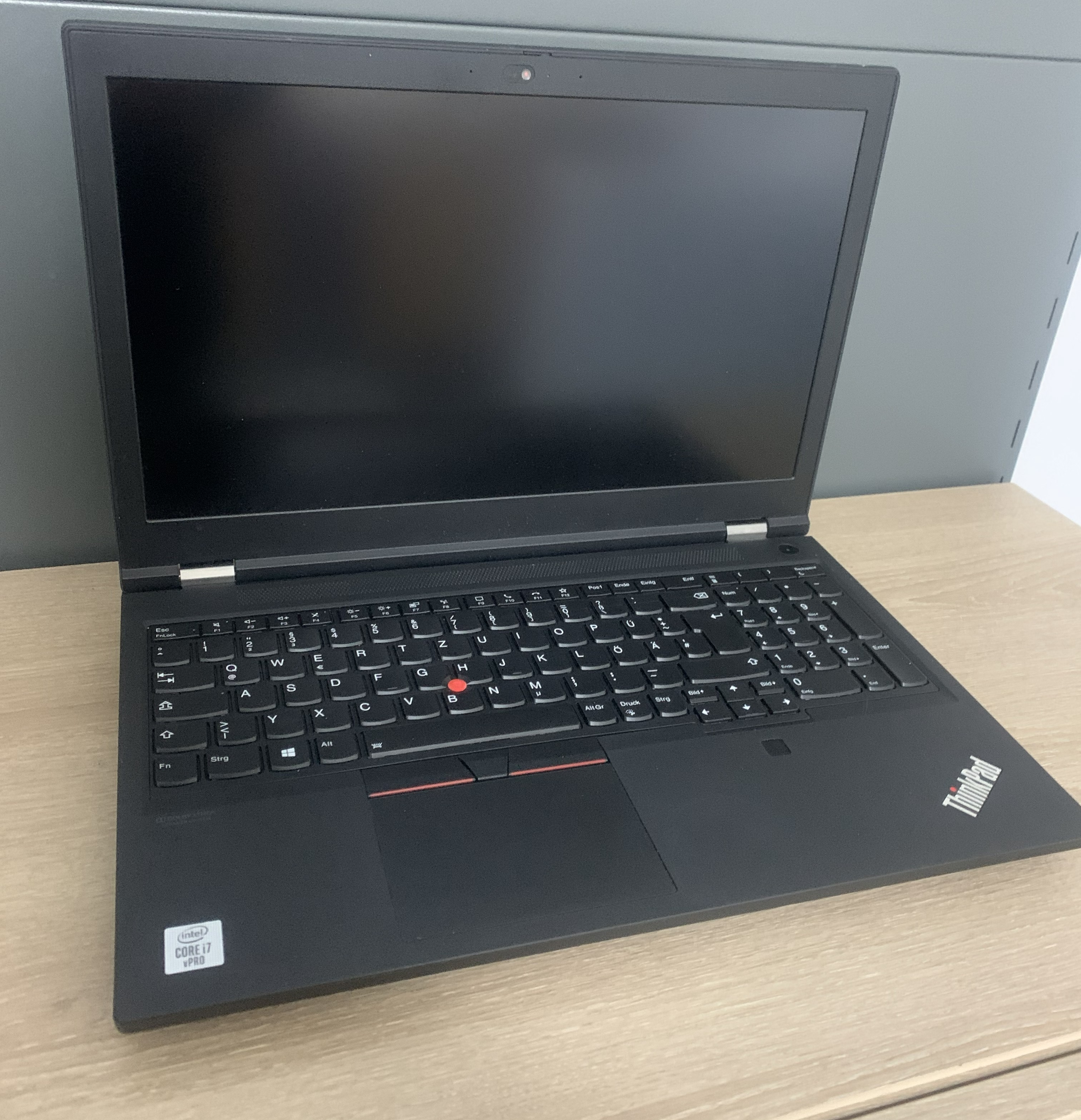 Lenovo Thinkpad P15 G1 i7-10850H 32GB 1TB M.2 SSD RTX 3000 6GB CAM W11 A-Ware24