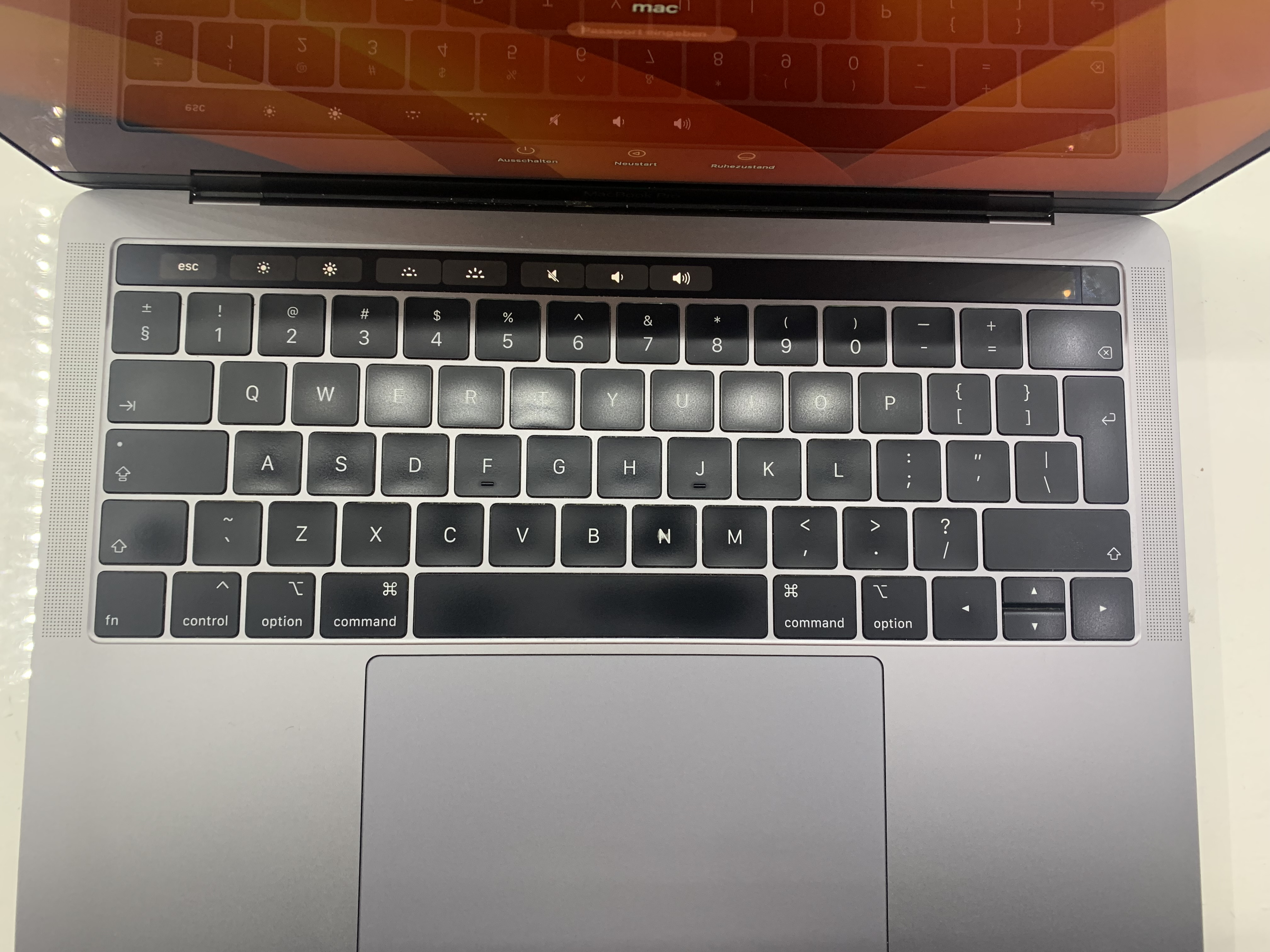 MacBook Pro A1989 13.3" Touchbar i7-8559U 16GB  512GB NVMe Iris 655 US macOS B10