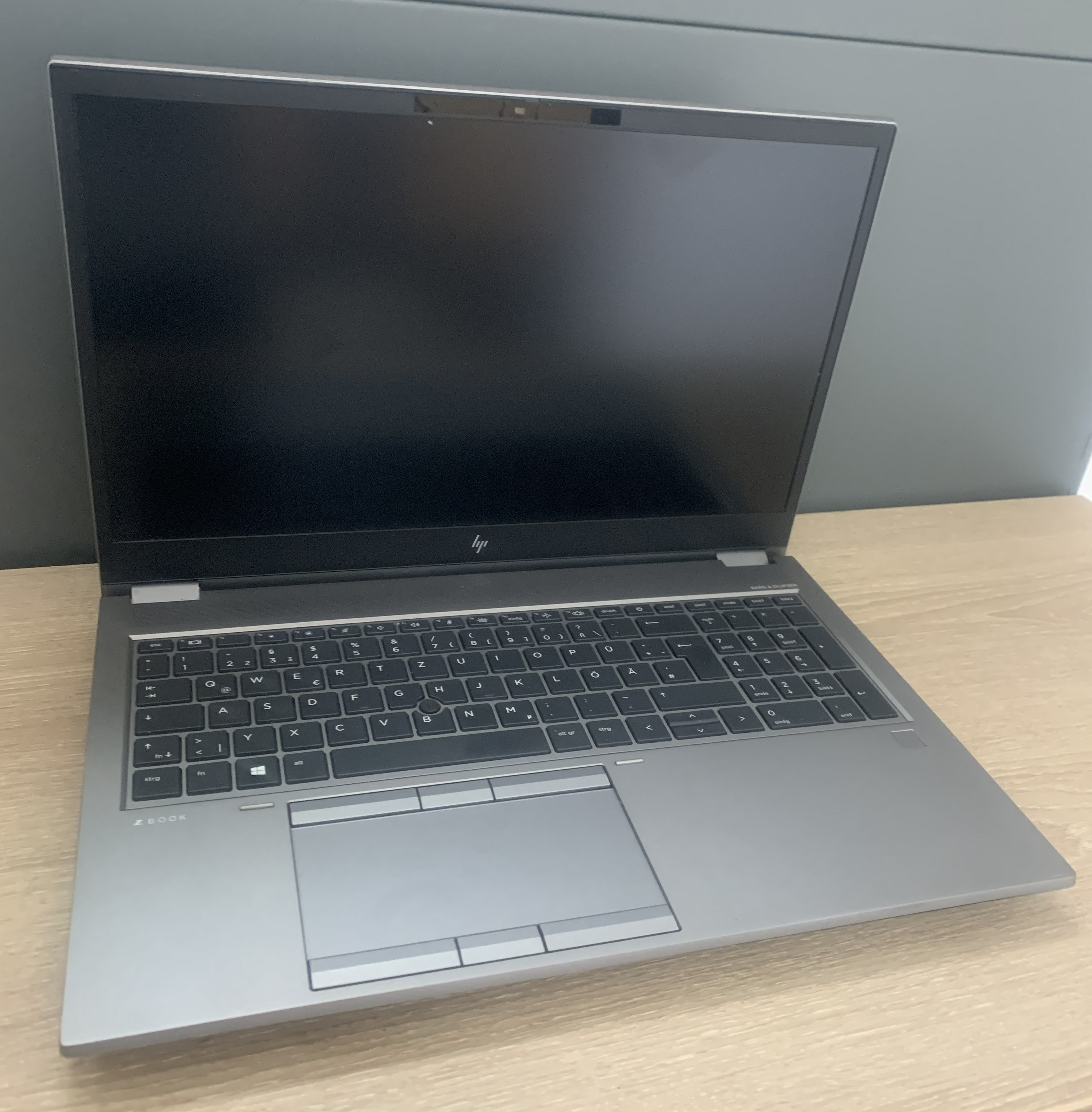 HP ZBook Fury 15 G8 i7-11850H 32GB DDR 512GB M.2 SSD RTX 3000 6GB W11 B-Ware9