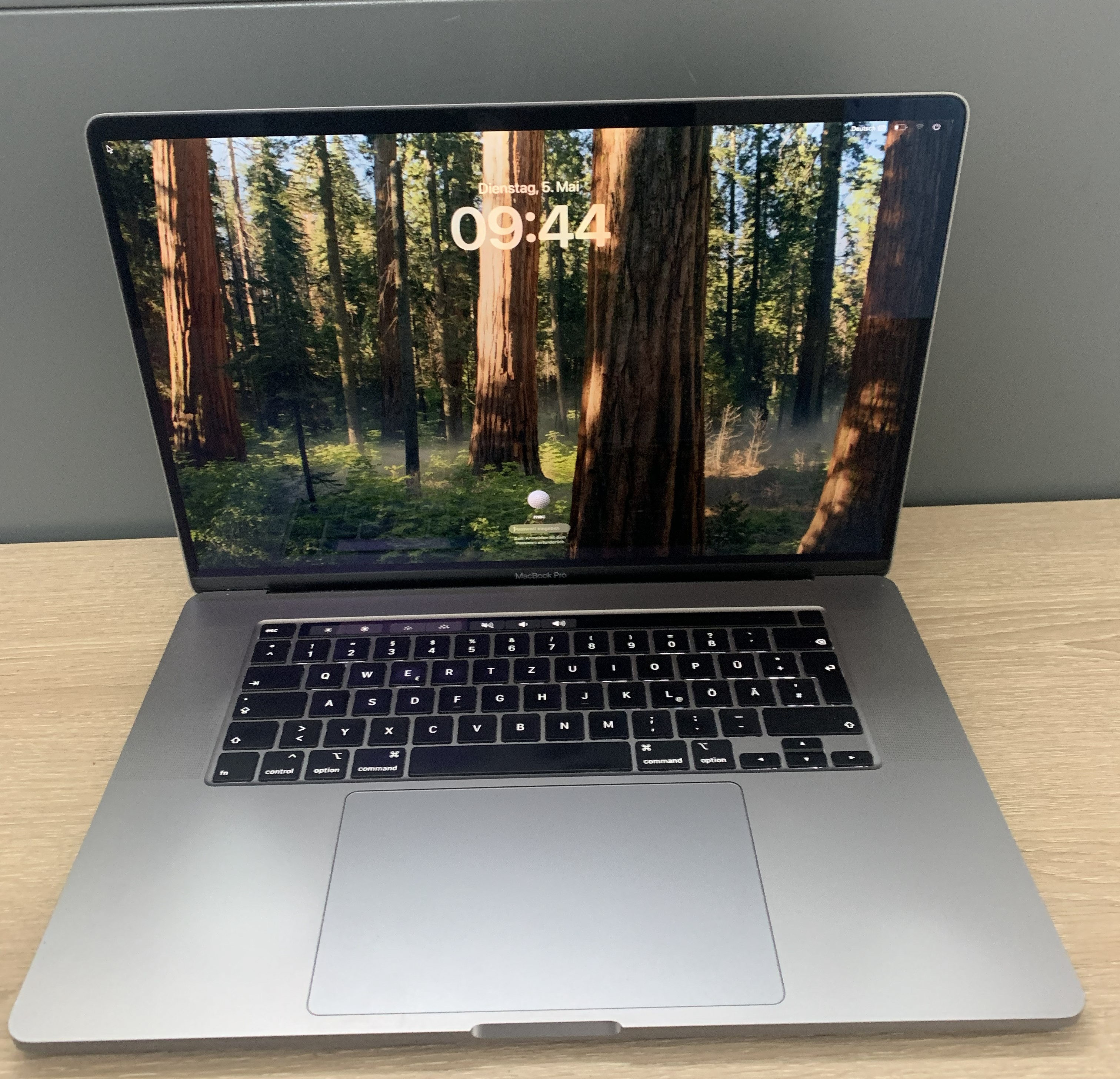 MacBook Pro 16"  A2141 i9-9980HK 32GB 1TB NVMe Radeon 5500M macOS B-Ware11