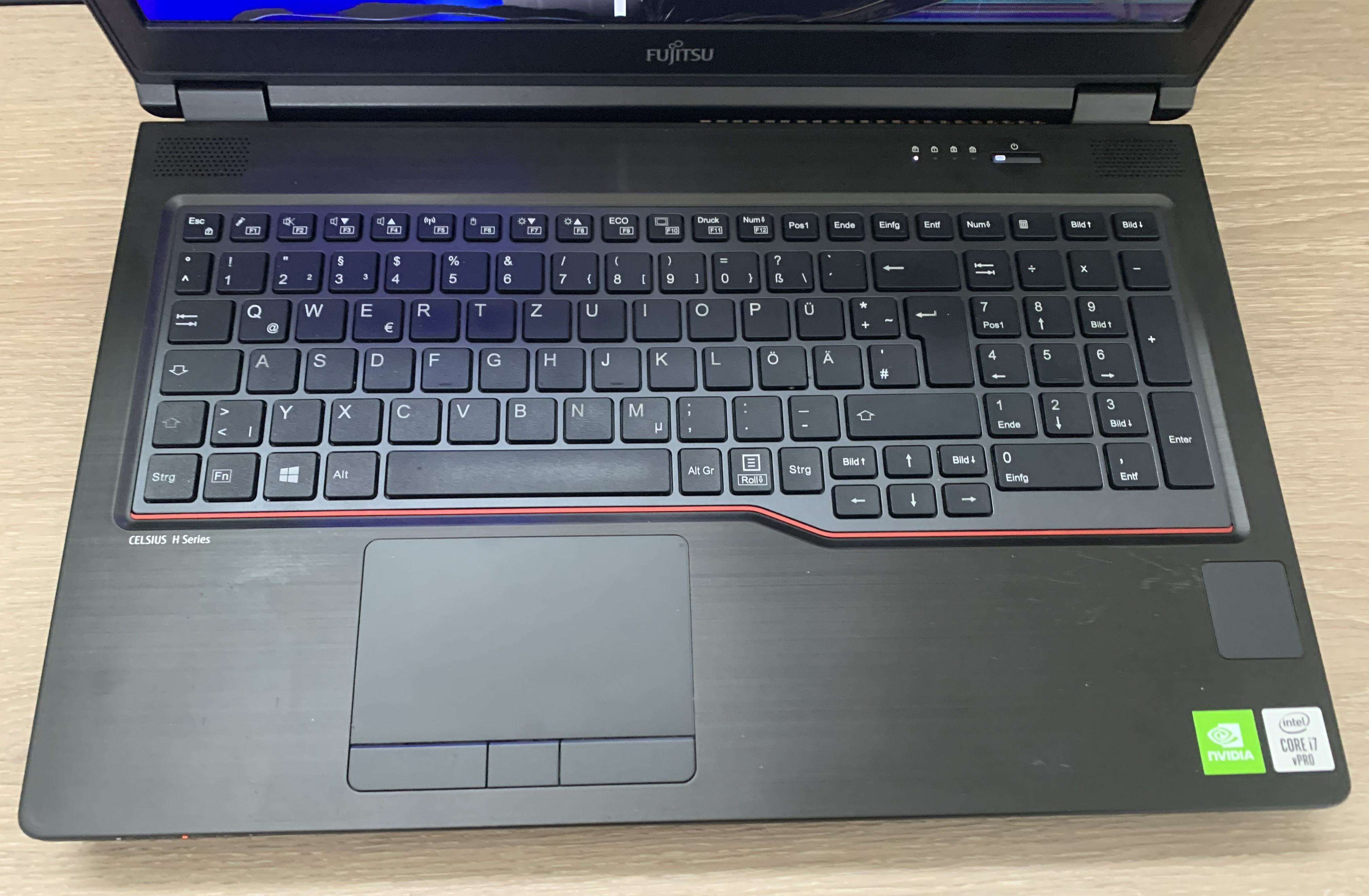 Fujitsu Celsius H7510 i7-10850H 32GB DDR 512GB NVMe T1000 4GB W11 Displaybruch9
