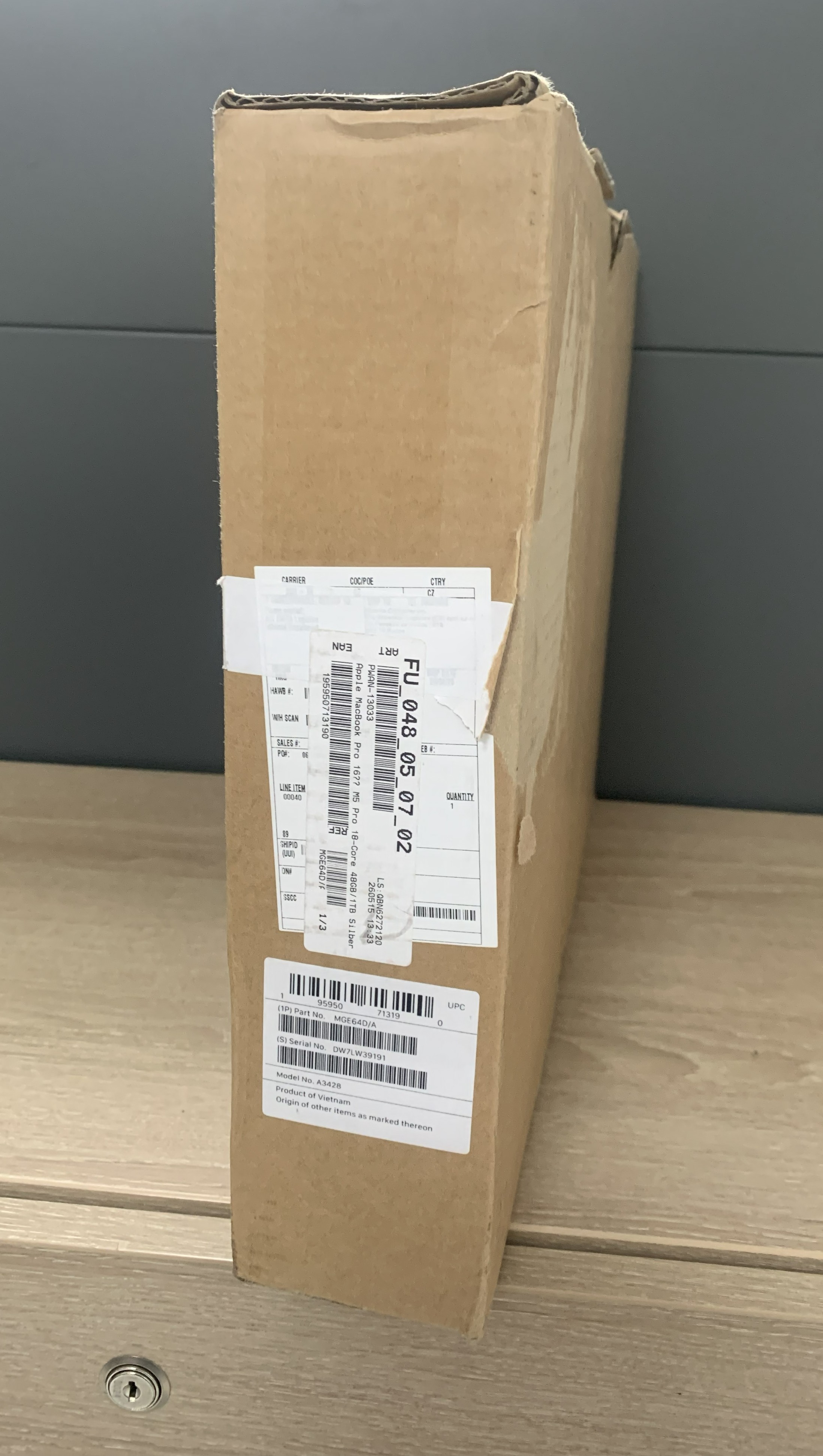 MacBook Pro 16.2" A3428 2026 M5 Pro 18 CPU / 20 GPU 48GB RAM 1TB SSD NEU 2