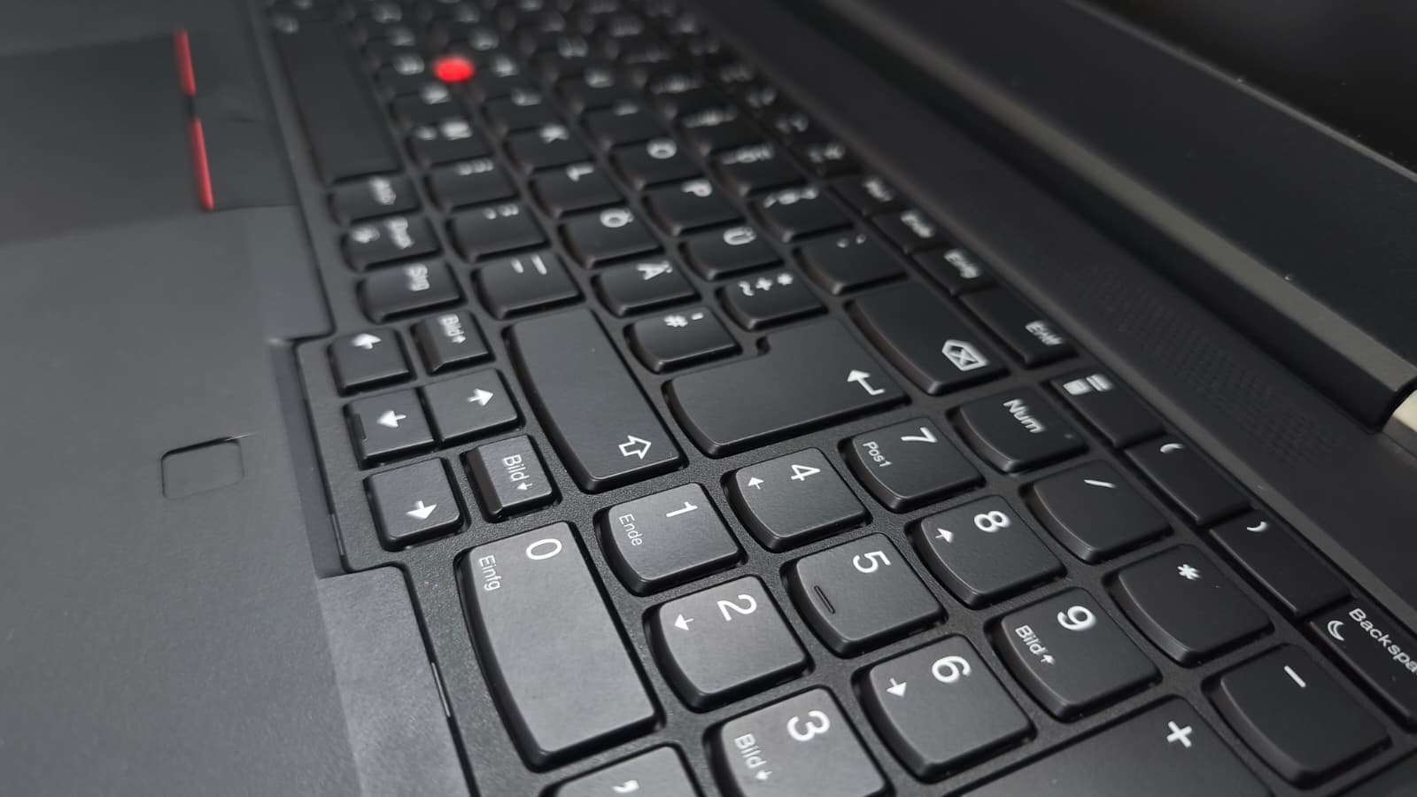 Lenovo Thinkpad T15G G2 i9-11950H 32GB 1TB NVMe RTX 3070 8GB CAM W11 A-Ware