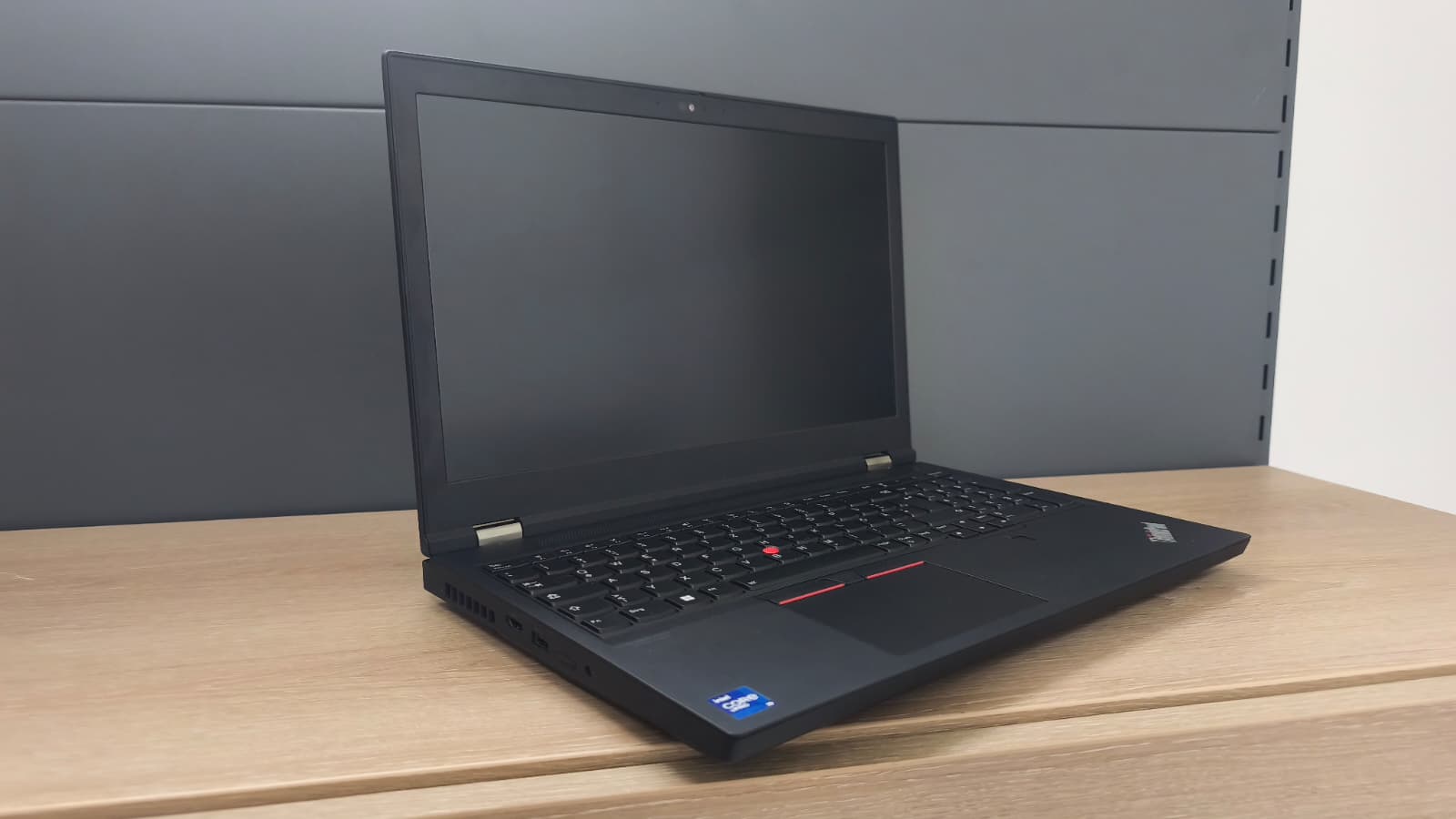 Lenovo Thinkpad T15G G2 i9-11950H 32GB 1TB NVMe RTX 3070 8GB CAM W11 A-Ware