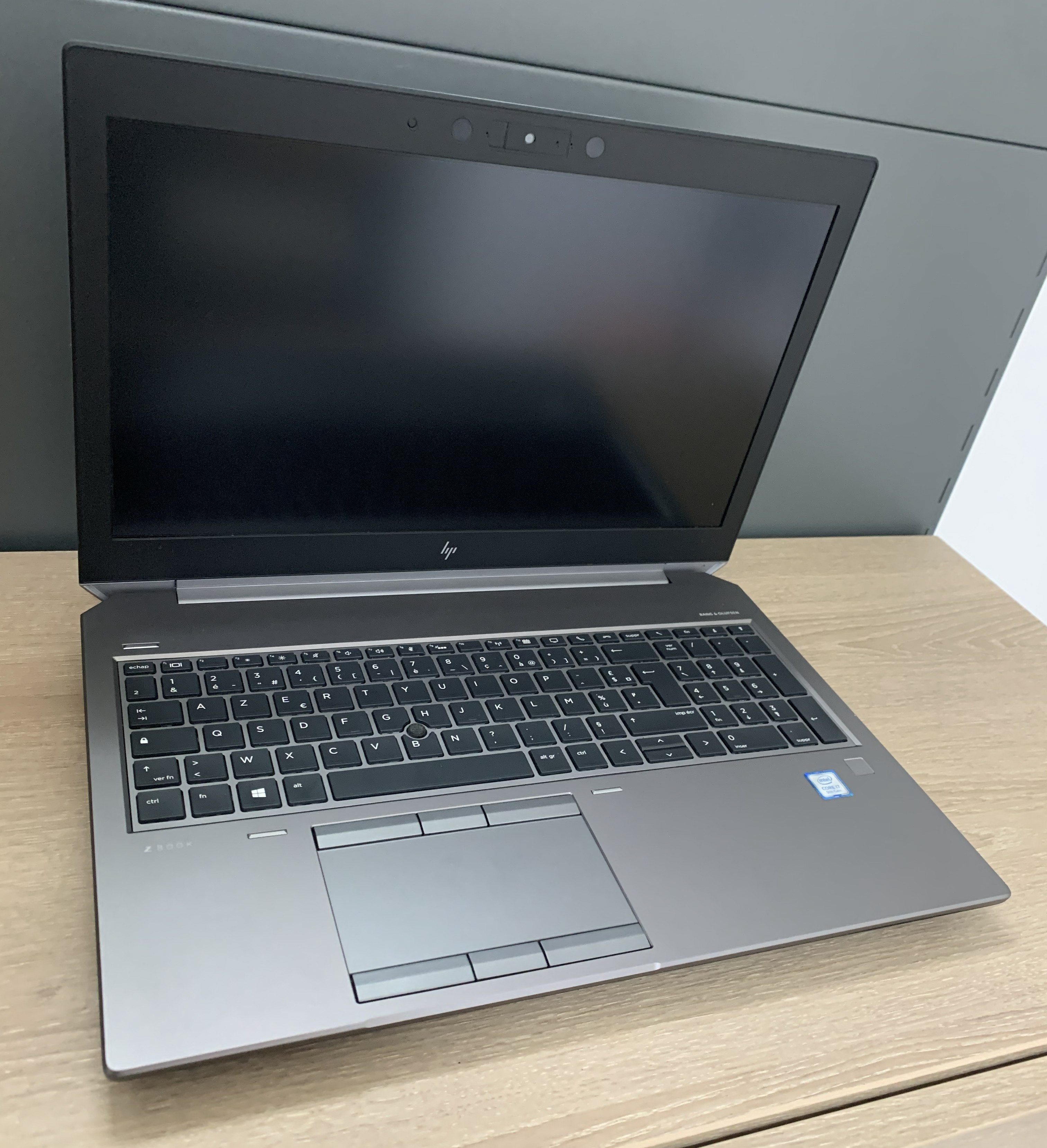 HP ZBook 15 G6 i7-9750H 32GB DDR 256GB M.2 SSD T1000 3840x2160 4K W11 B-Ware53