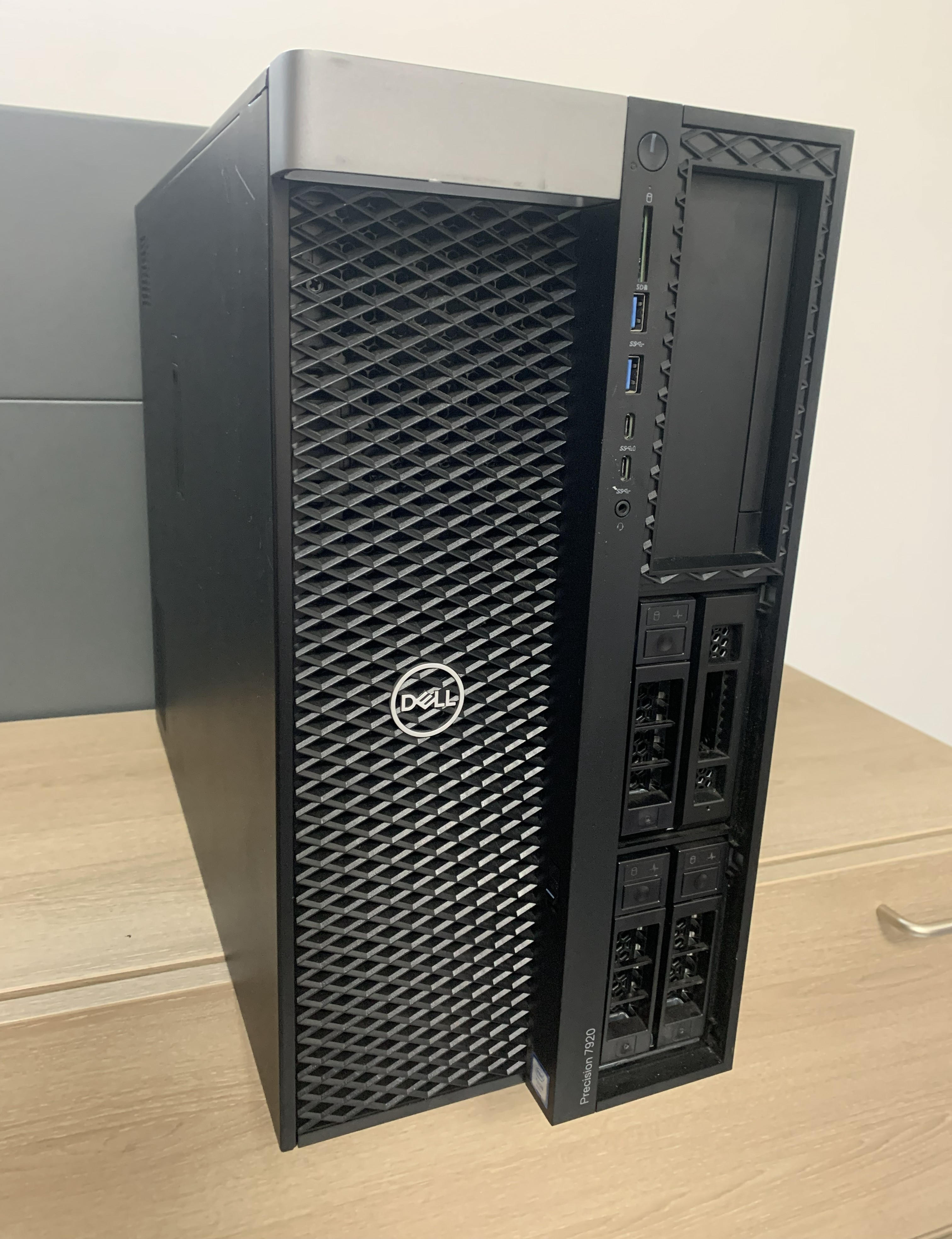 Dell Precision 7920 Tower Xeon Gold 6226R 64GB DDR 240GB SSD P2000 5GB W11 A2