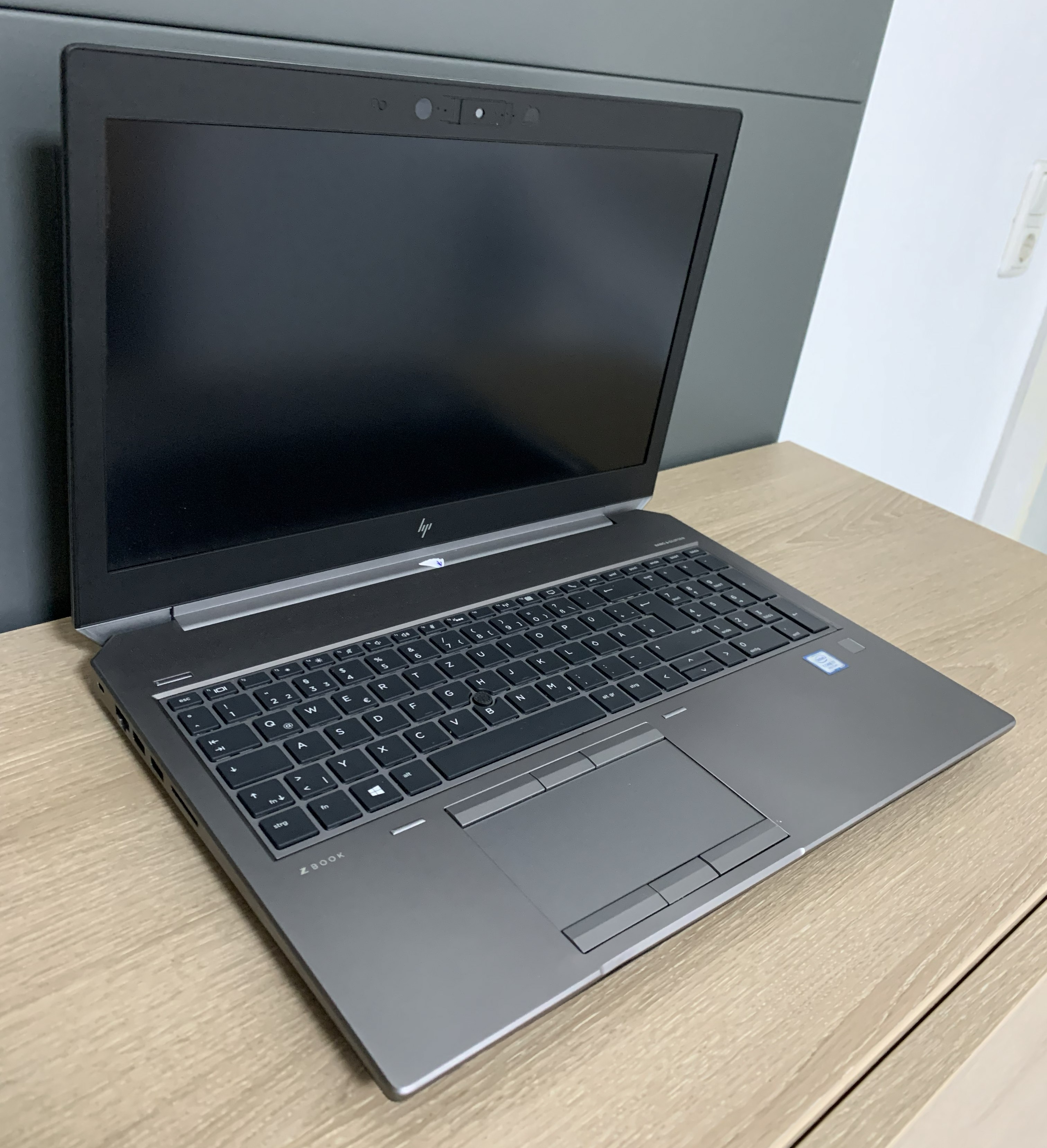 HP ZBook 15 G6 i7-9750H 2,60GHz 32GB DDR 256GB SSD + 1TB HDD T1000 4K W11 B2