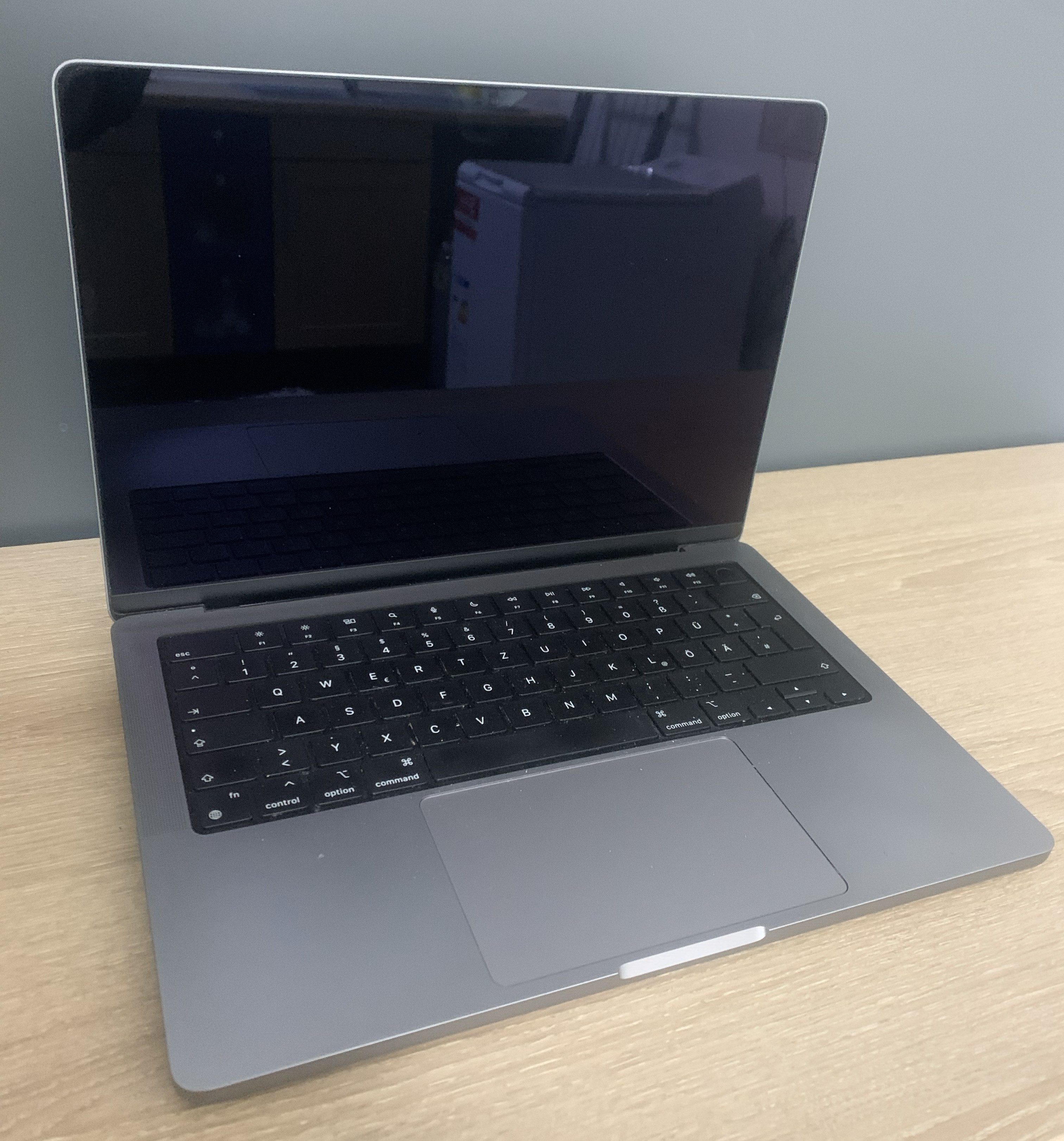 MacBook Pro A2779 2023 14" Apple M2 Pro Chip 16GB 512GB NVMe Bastlerware18