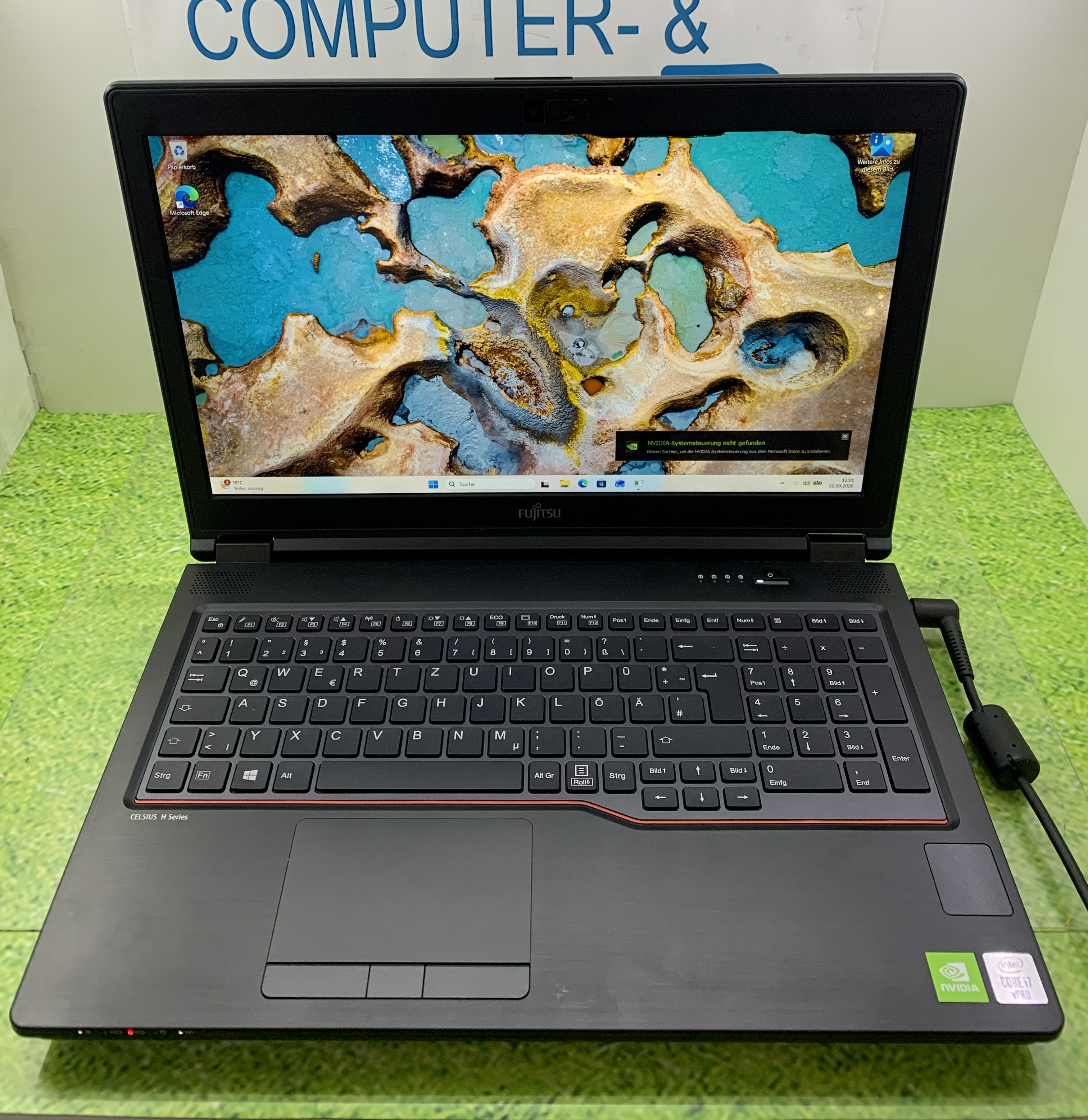 Fujitsu Celsius H7510 i7-10850H 32GB DDR 512GB NVMe T1000 4GB CAM W11  C-Ware5