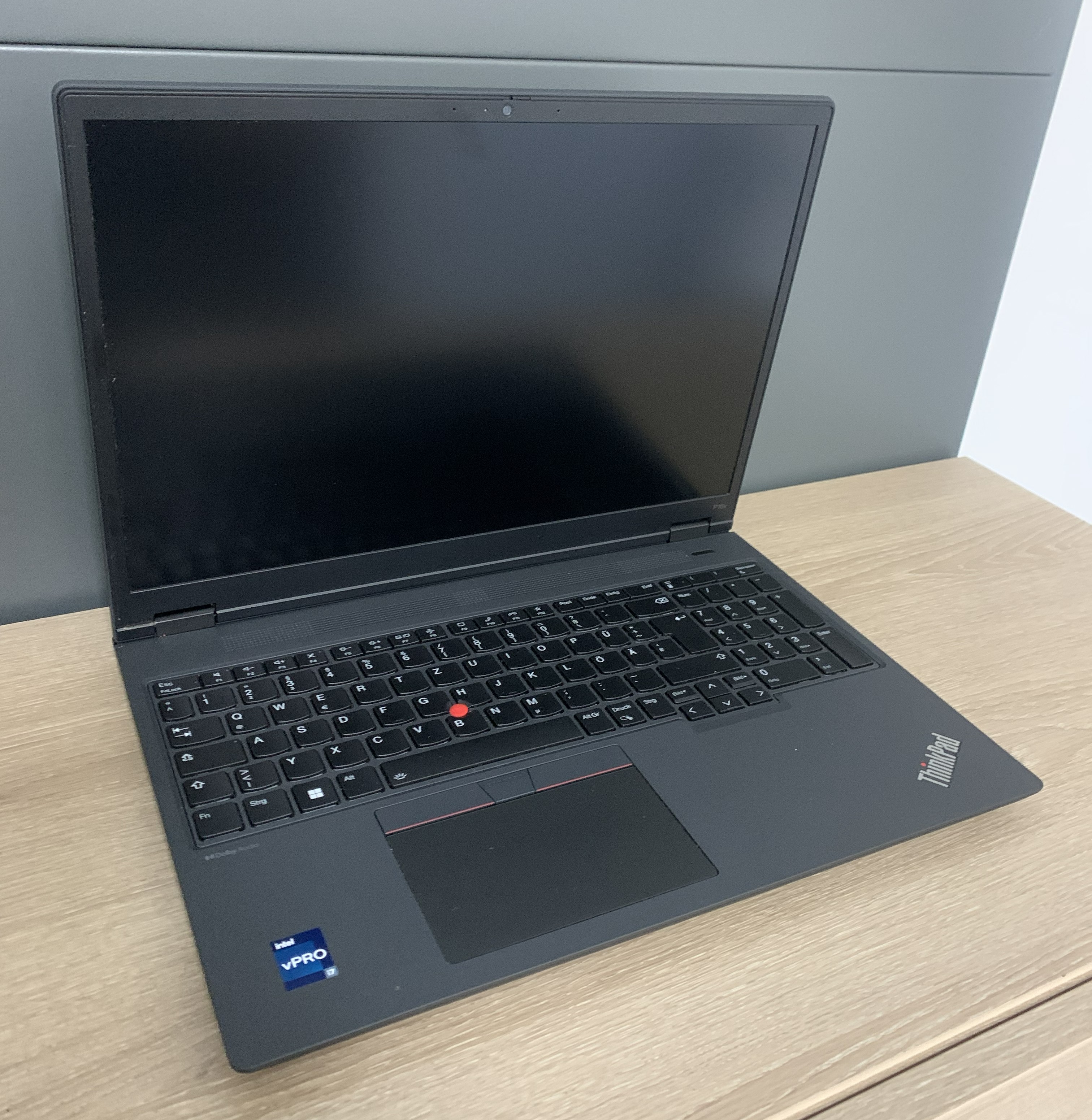 ThinkPad P16v G1 16" i7-13800H 64GB DDR5 1TB NVMe RTX 2000 8GB WUXGA vPro W11