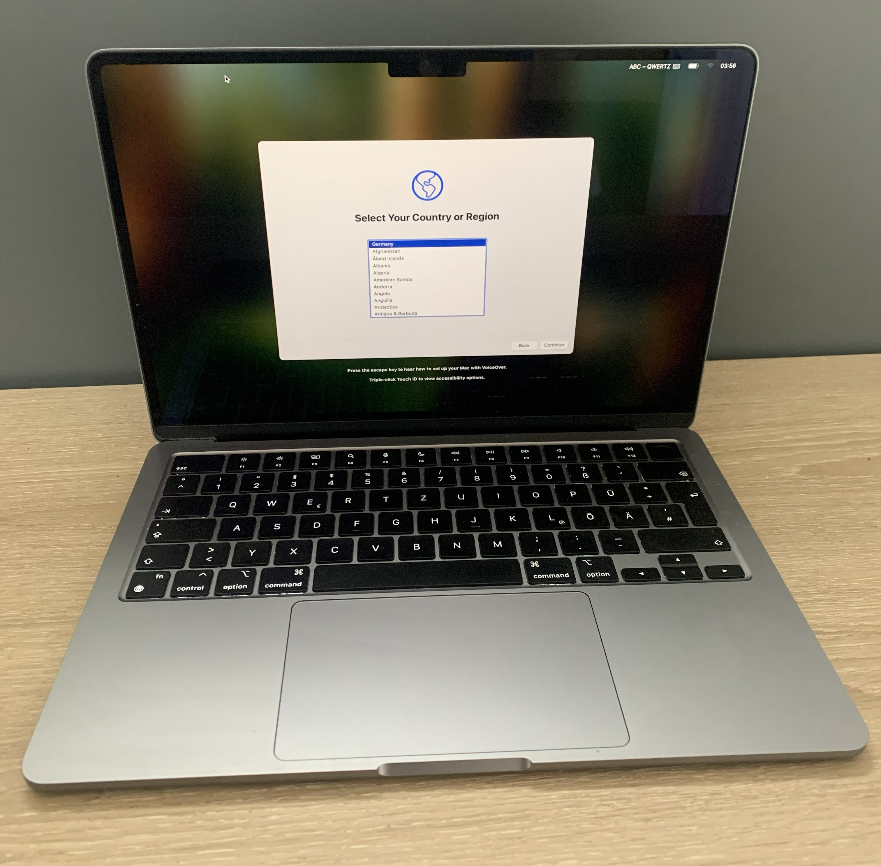 MacBook Air A2681 13.6" M2 8 CPU/8 GPU 24GB DDR 512GB NVMe CAM macOS Sperre19