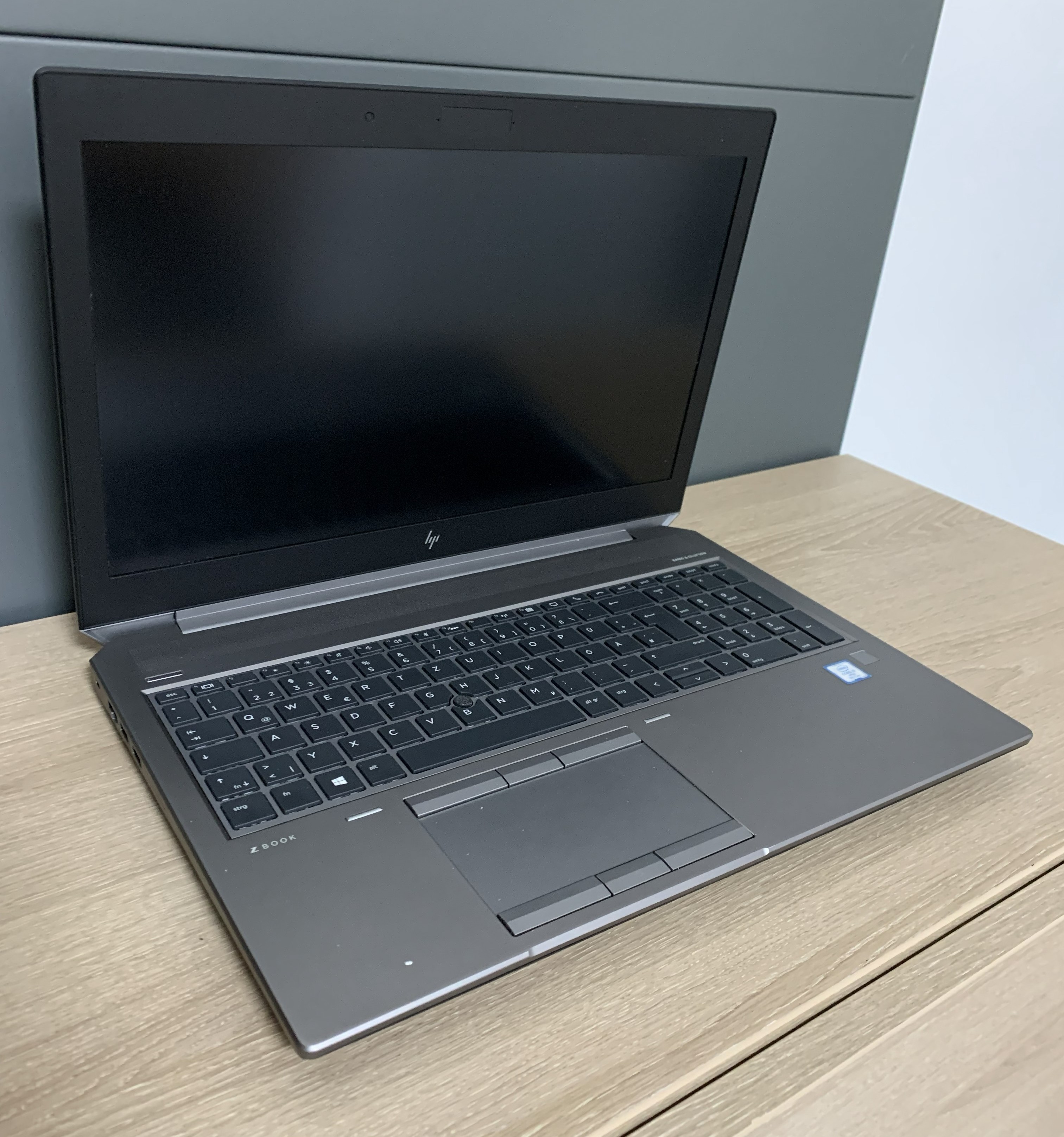 HP ZBook 15 G6 i7-9850H 2,60GHz 32GB 512GB M.2 SSD T1000 4GB CAM W11 A-Ware