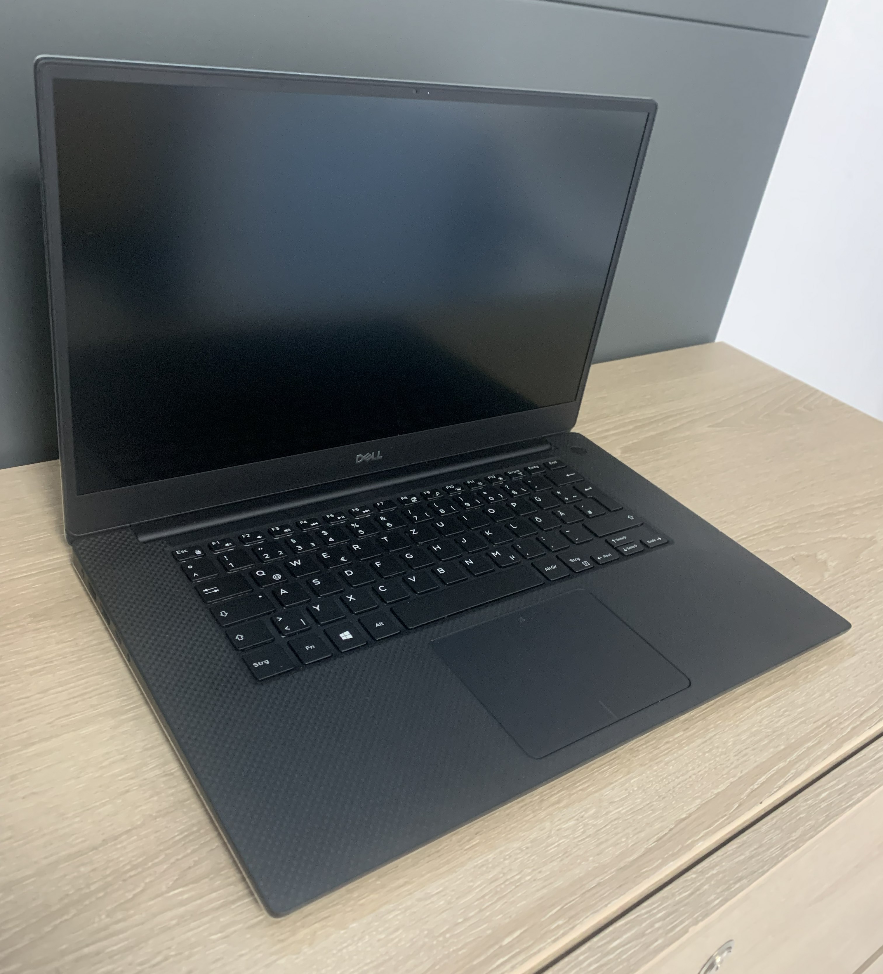 Dell Precision 5540 i7-9850H 2,60GHz 64GB DDR 1TB NVMe SSD T1000 4GB W11 A-Ware