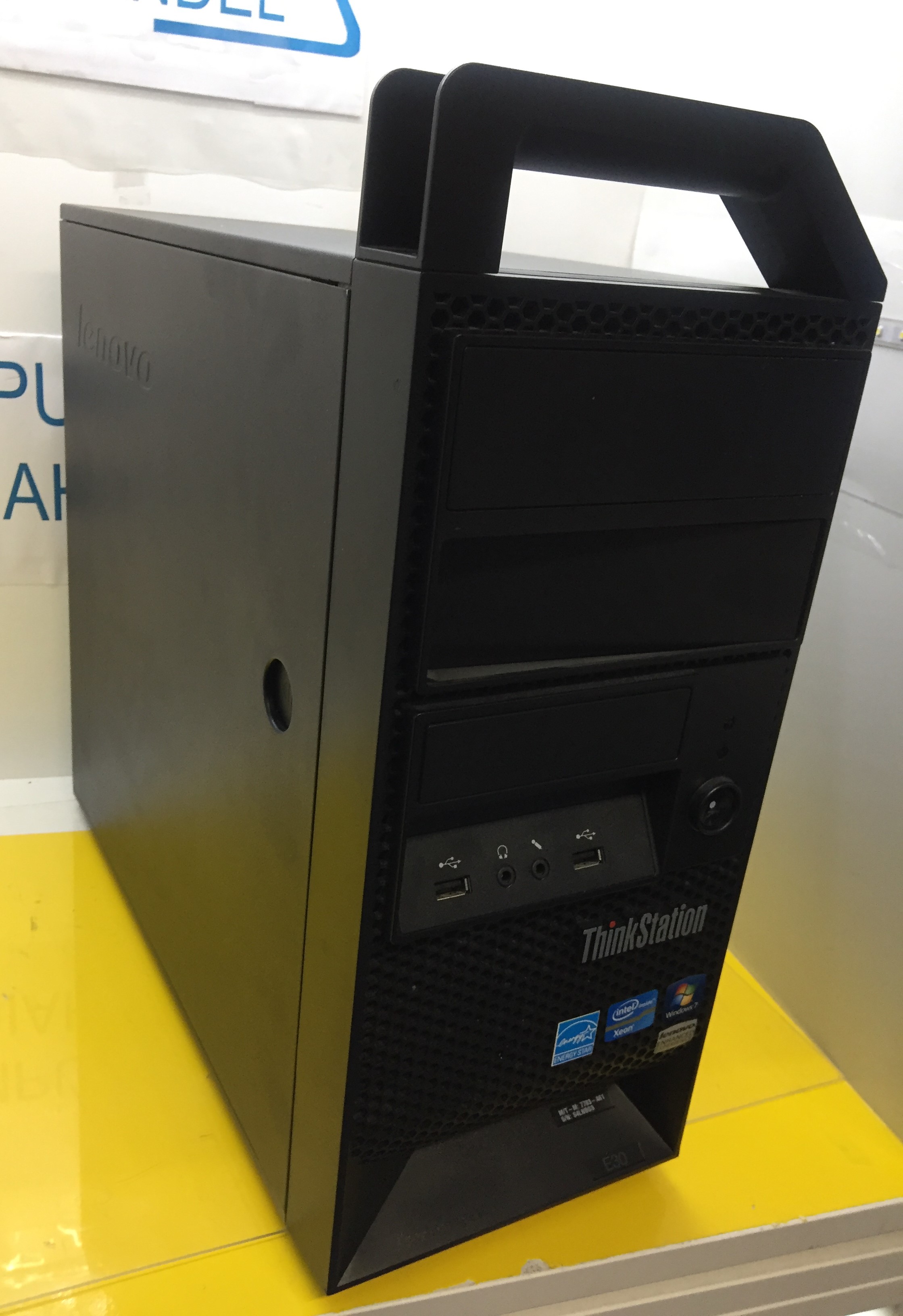 Lenovo IBM Thinkstation E30 Xeon E3-1230 4x3,20GHz 8GB DDR 250GB