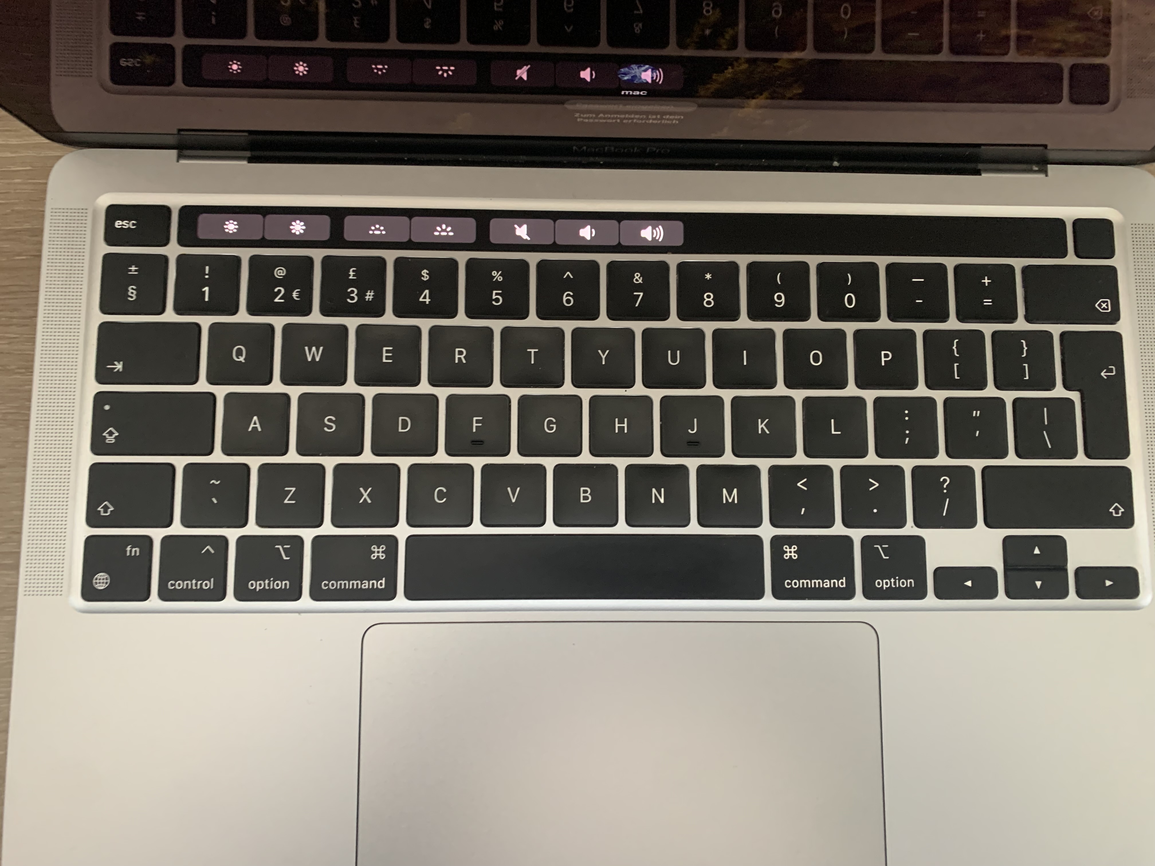 MacBook Pro A2338 13.3" M1 8 CPU/8 GPU 16GB DDR 256GB NVMe macOS B-Ware18