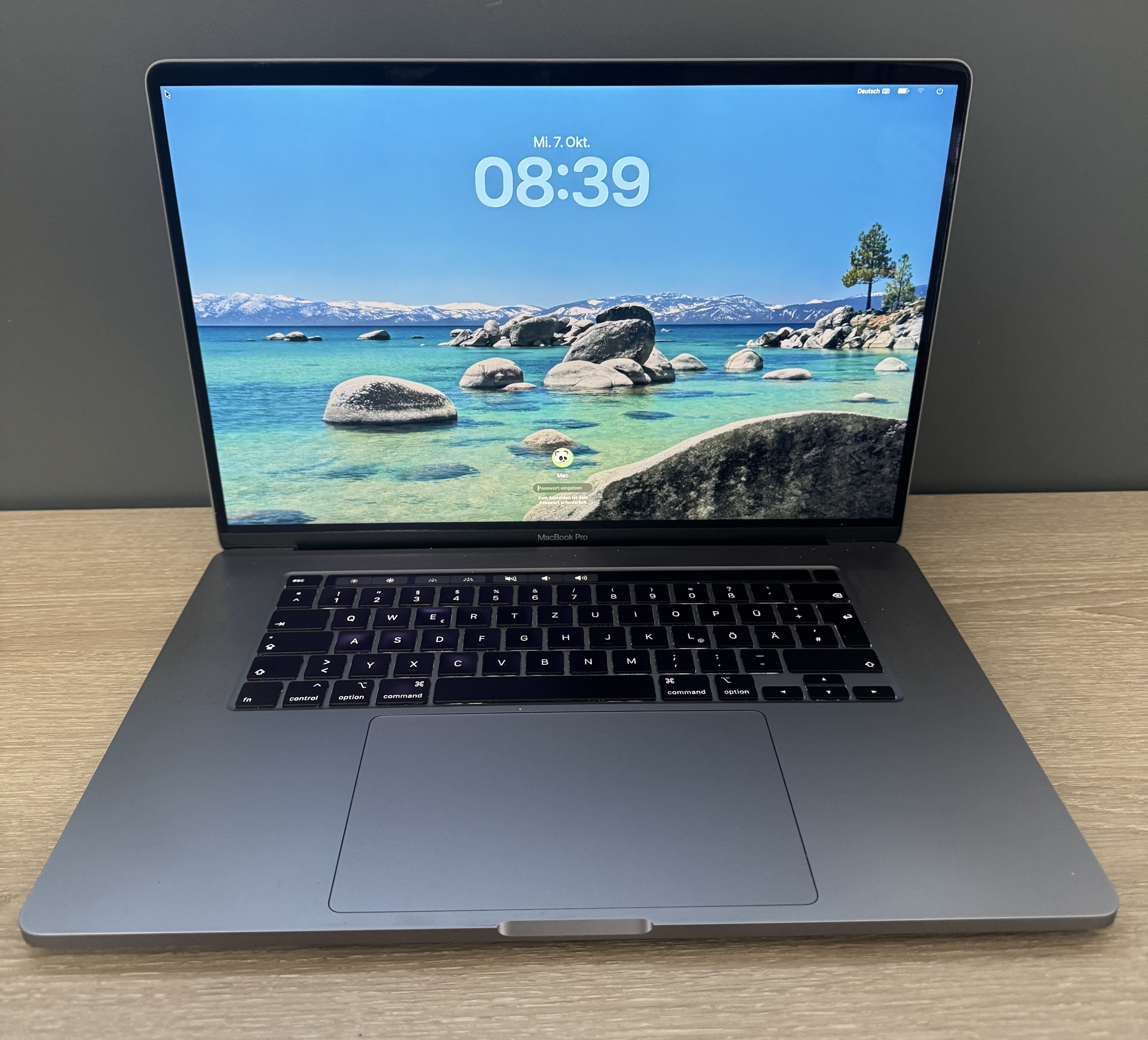 MacBook Pro A2141 16" i7-9750H 32GB DDR 512GB NVMe Radeon 5300 macOS B-Ware20