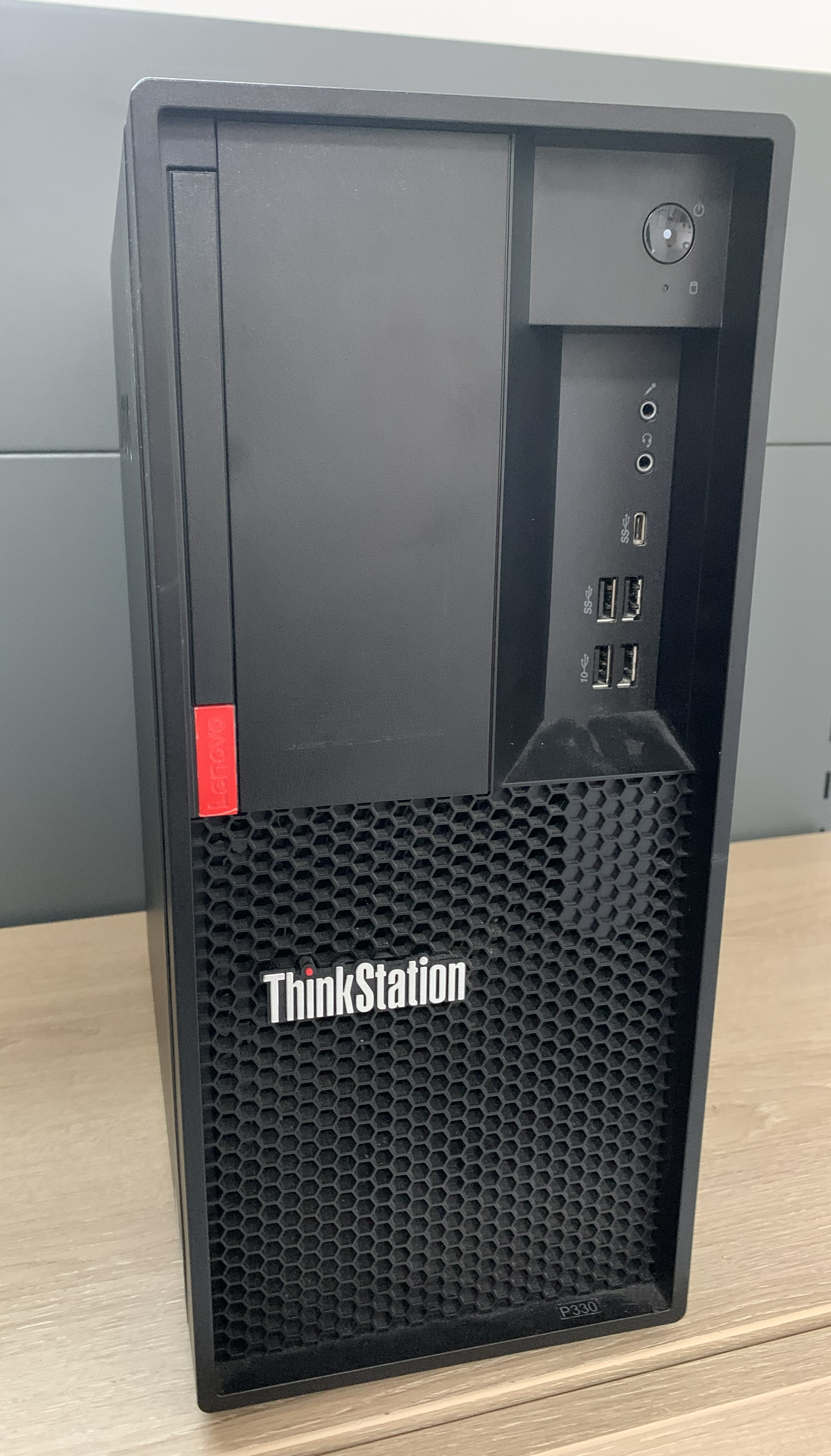 Lenovo ThinkStation P330 Gen2 i9-9900K 32GB 256GB M.2 SSD UHD 630 RW W11