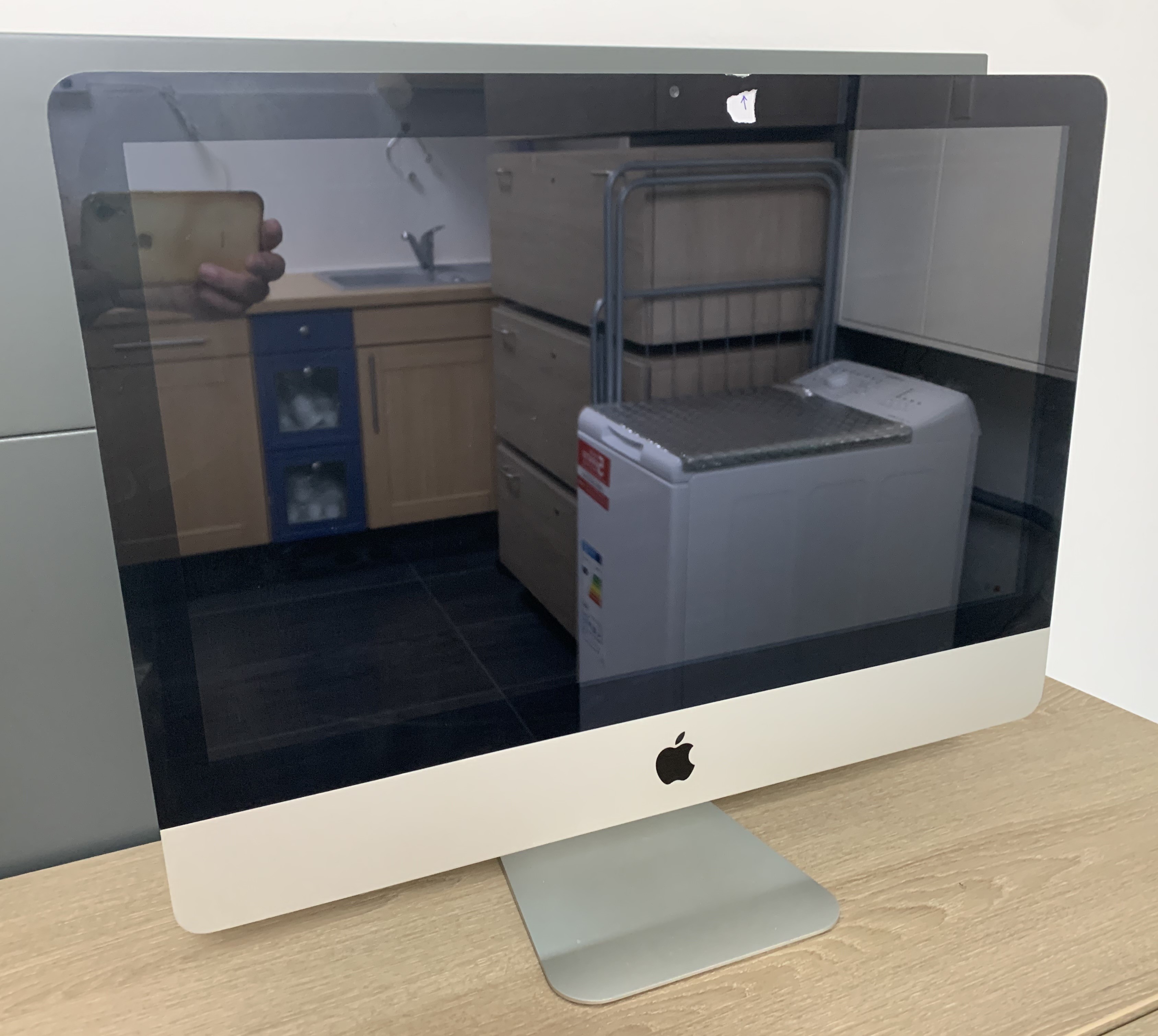 Apple iMac 21,5" A1311 AIO i3-540 3,06GHz 4GB  500GB HDD Radeon HD 4670 OSX B-Ware4