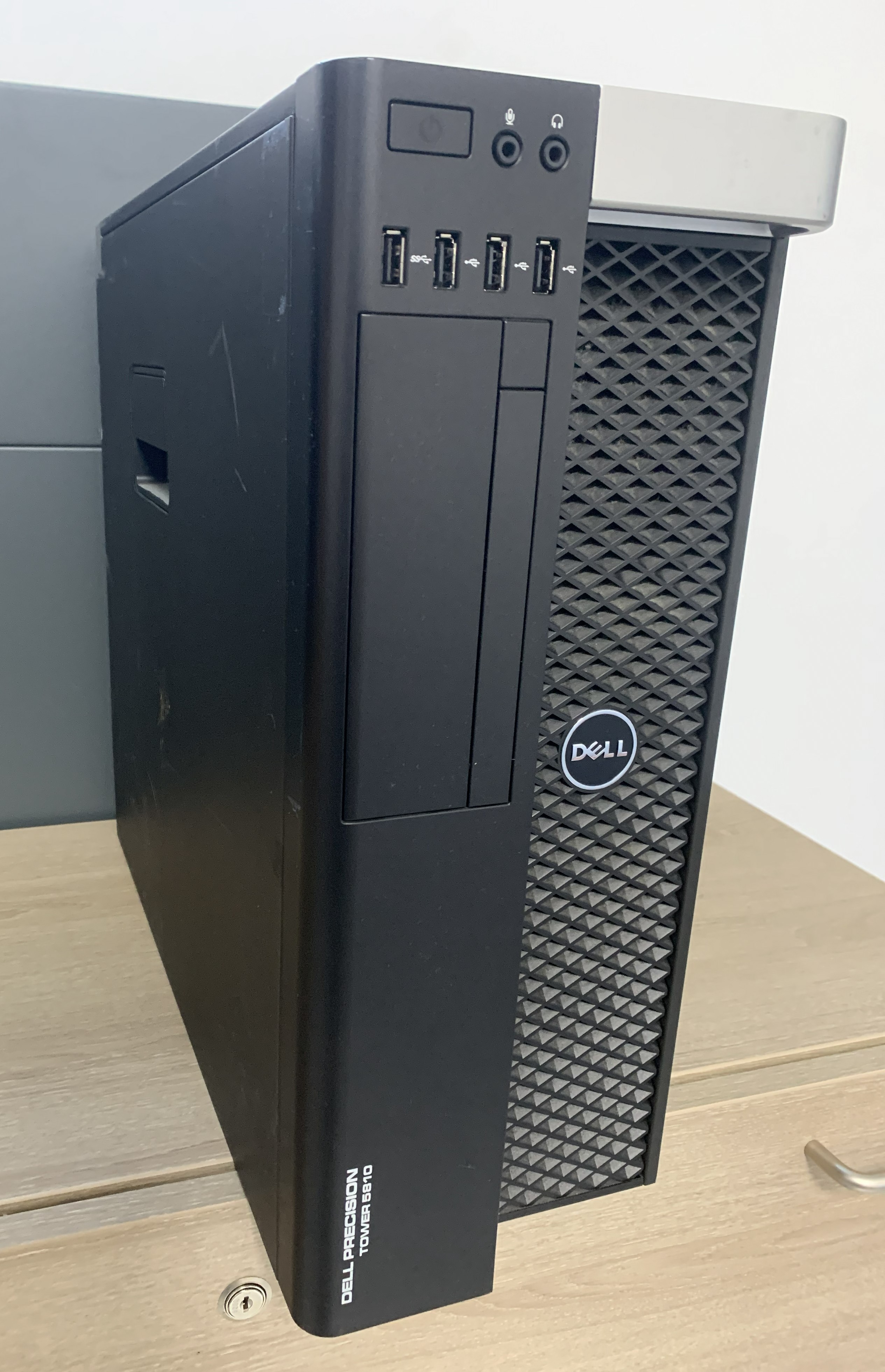 Dell Precision T5810 Xeon E5-1650v3 3,5GHz 32GB DDR 512GB SSD Firepro W5100 W10
