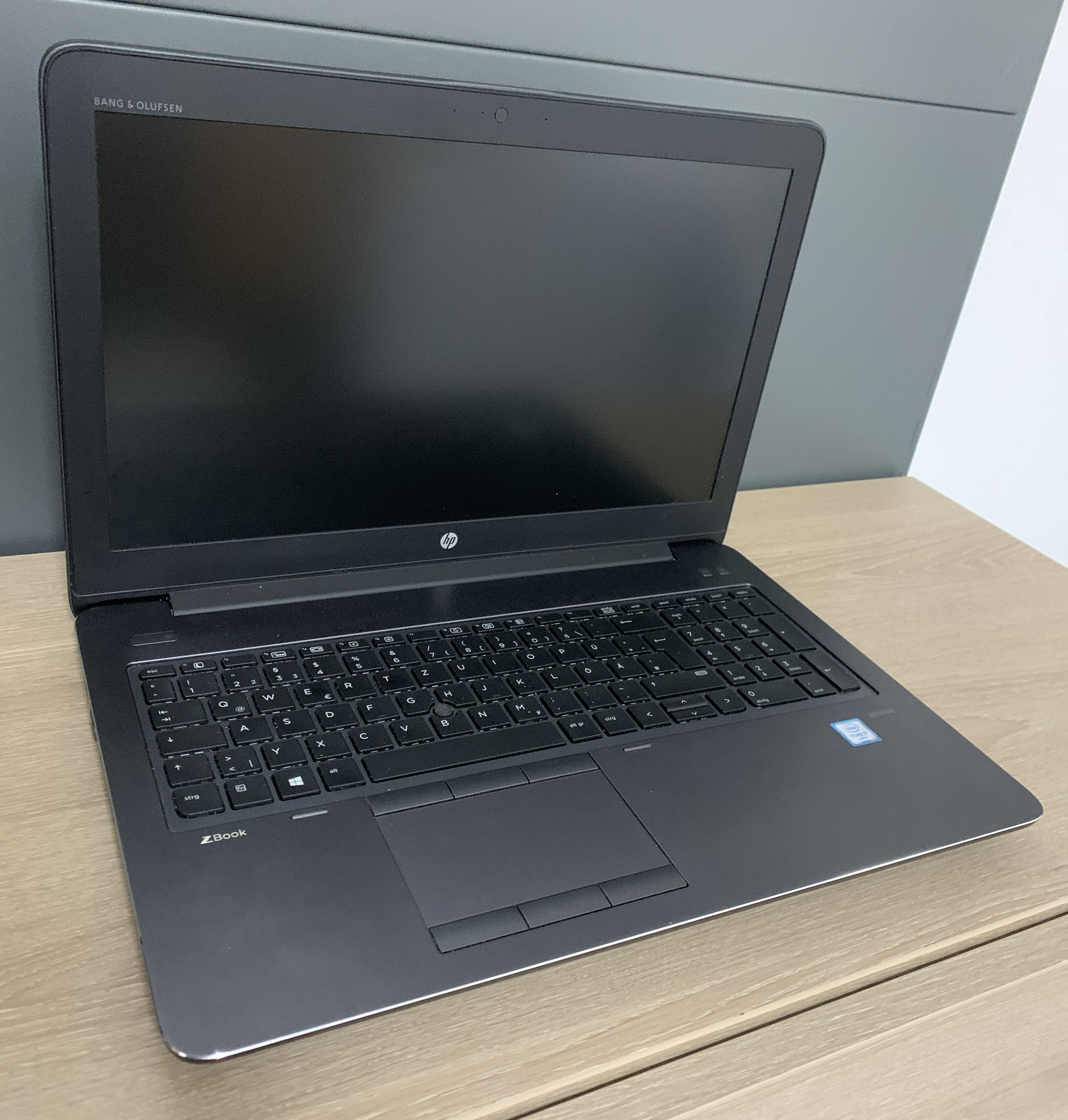 HP ZBook 15 G3 i7-6820HQ 16GB DDR 512GB M.2 SSD M2000M 4GB W10 A-Ware23