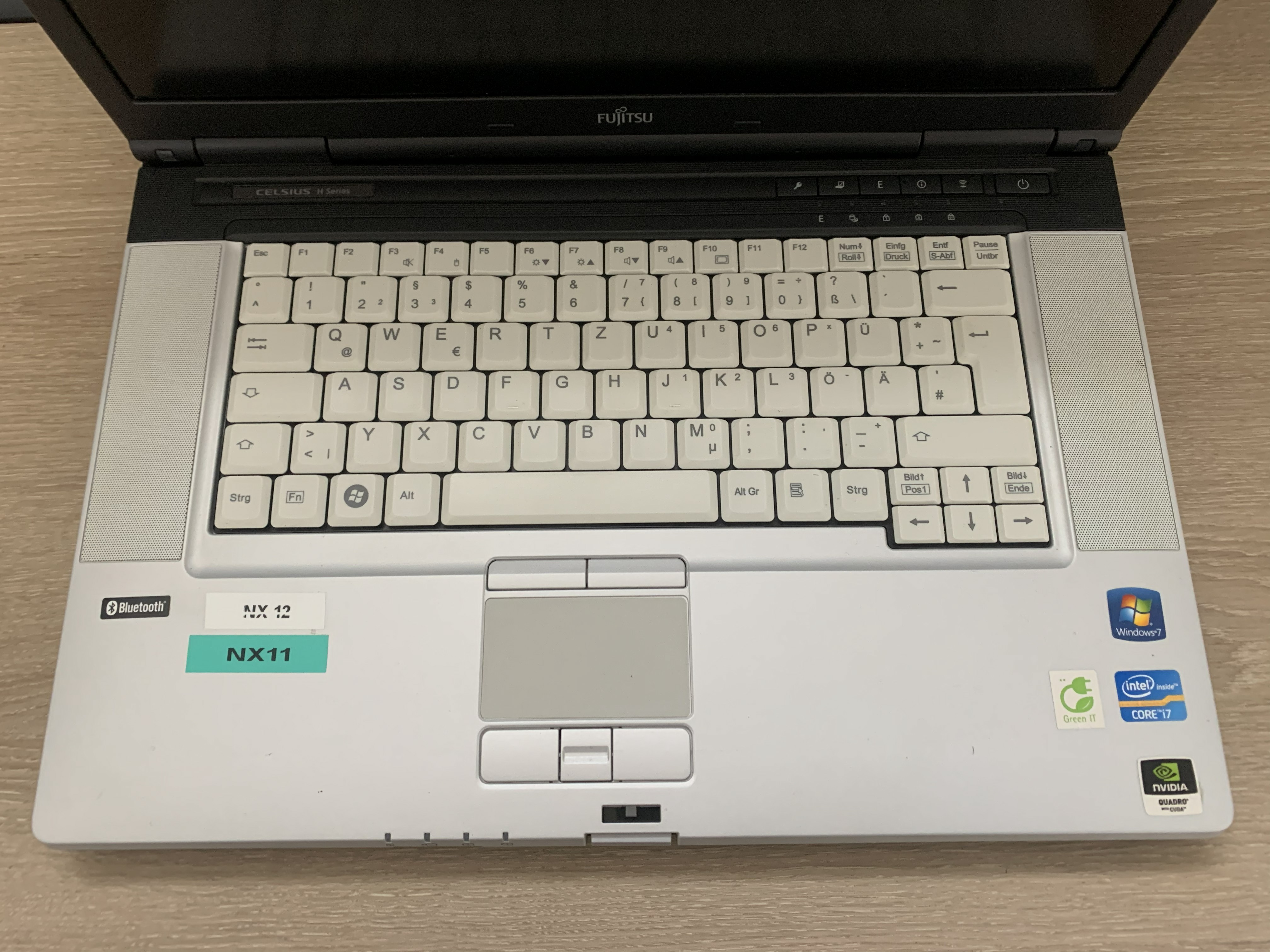 Fujitsu Celsius H710  i7-2720QM 2GB DDR Quadro 1000M CAM Ohne Festplatte B-Ware1