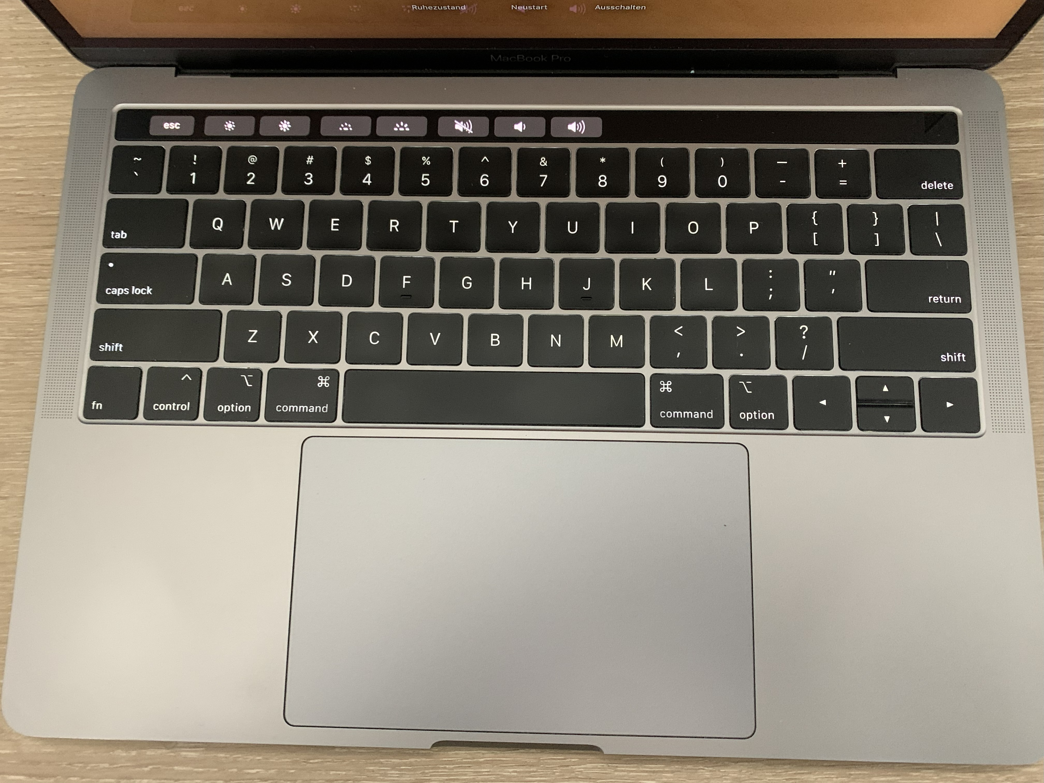 MacBook Pro  A1989 13.3" Touchbar i5-8279U 16GB 256GB NVMe Iris 655 OS B-Ware5