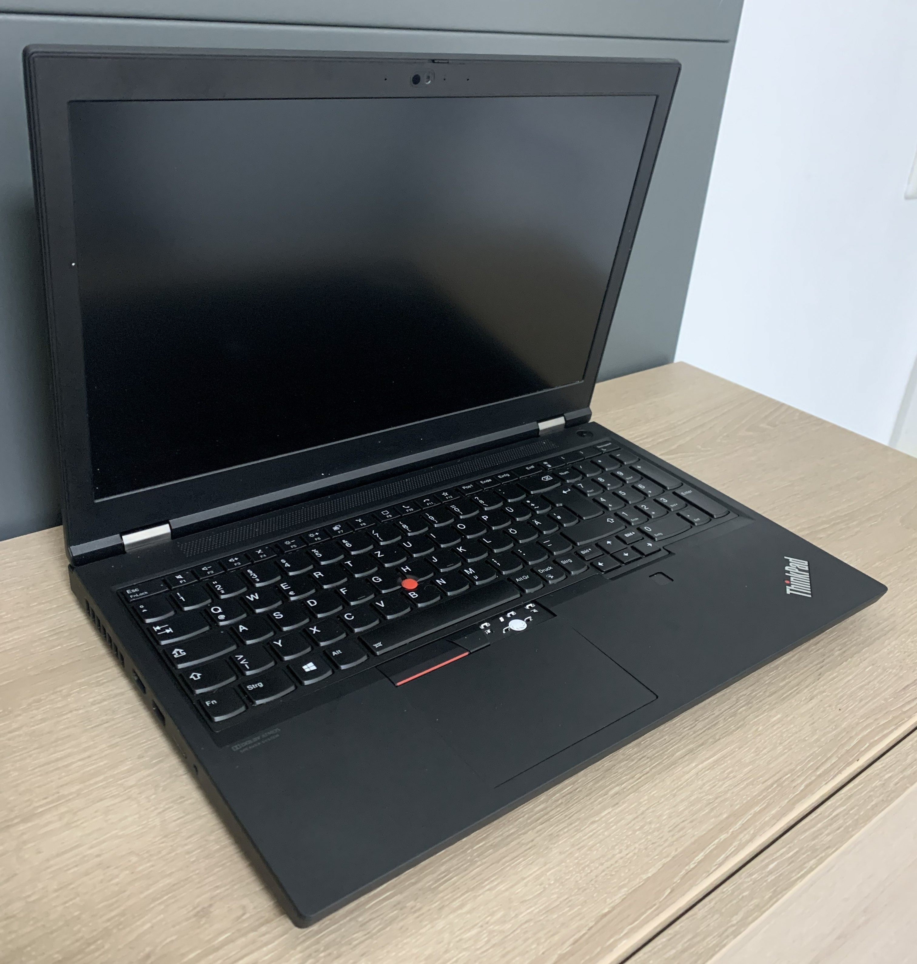 Thinkpad P15 G1 i7-10875H  32GB DDR 512GB M.2 SSD T1000 4GB CAM W11 A-Ware26