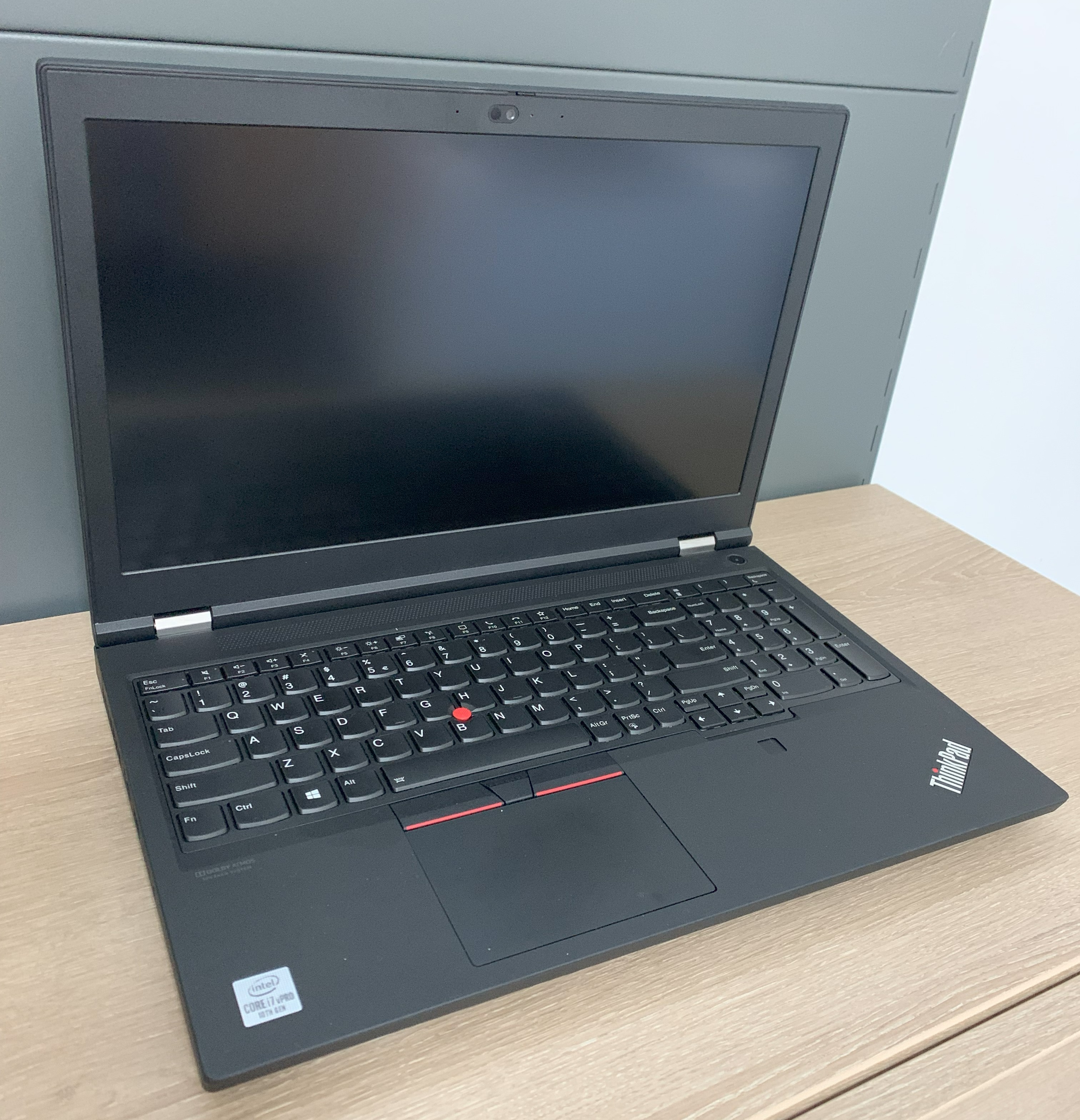 Lenovo Thinkpad P15 G1  i7-10875H  32GB DDR 512GB M.2 SSD T1000 4GB CAM W11 B6