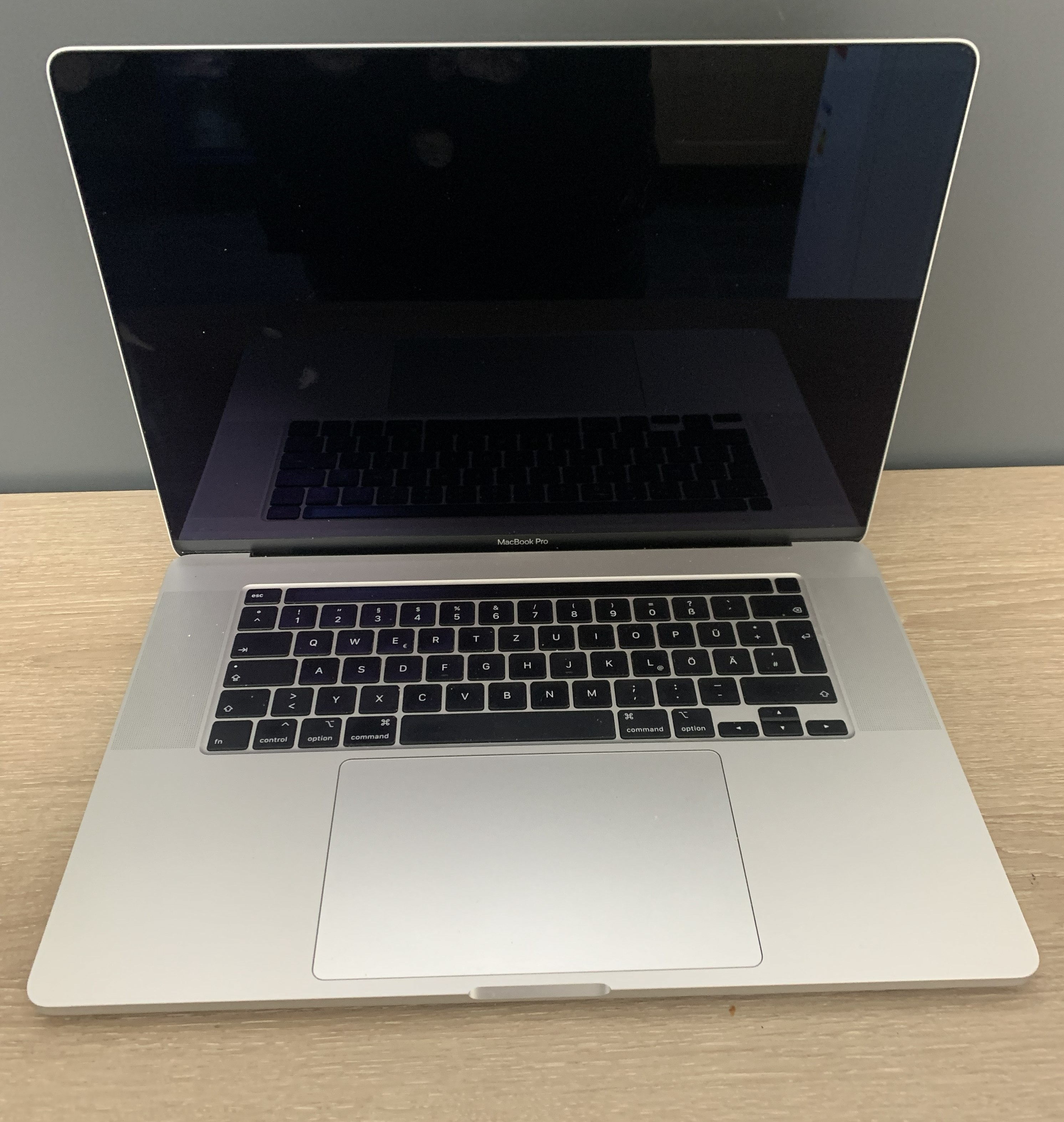 MacBook Pro 16