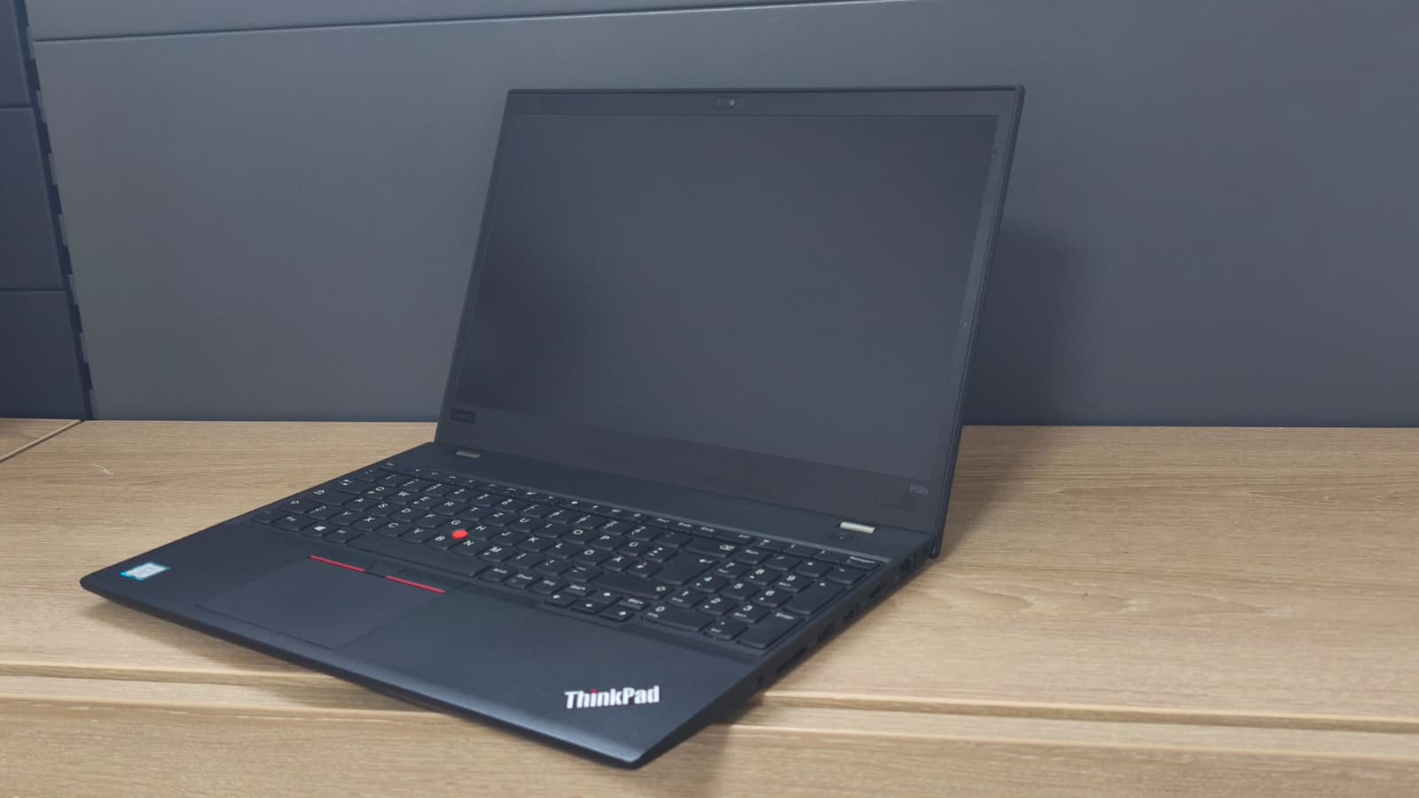 Lenovo Thinkpad P52s i7-8650U 1,9GHz 32GB DDR 512GB M.2 SSD QP500 CAM W11 A-Ware
