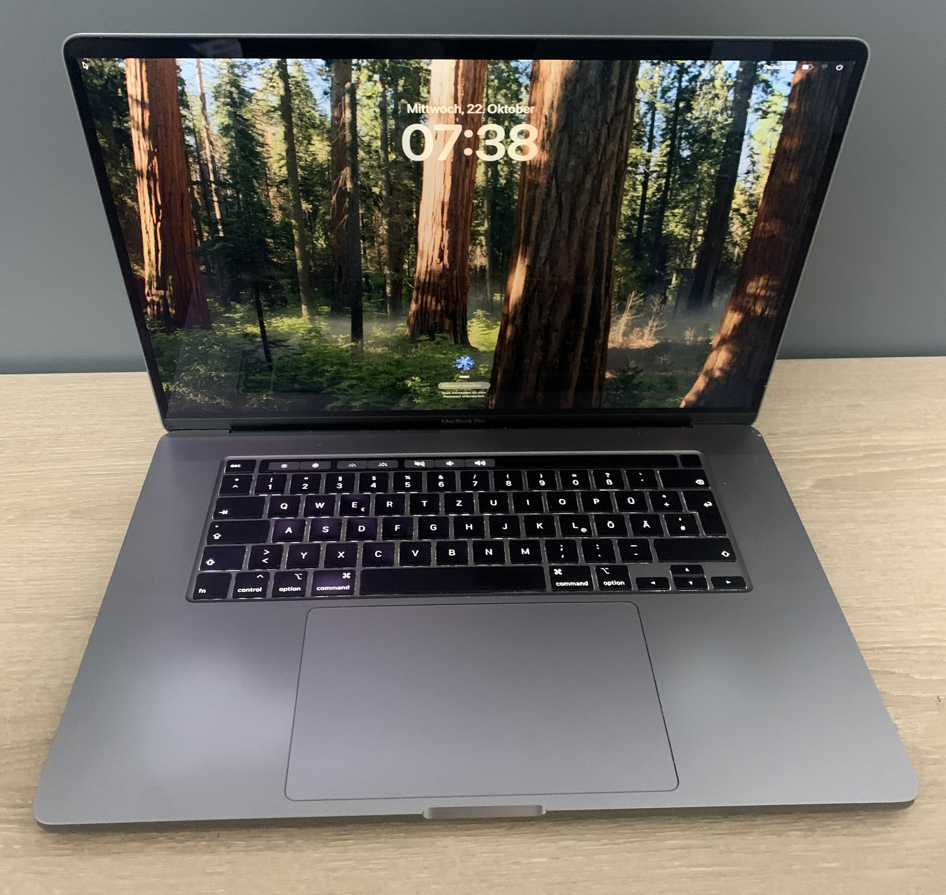 MacBook Pro A2141  16" i7-9750H 16GB DDR 512GB NVMe Radeon Pro MacOS A-Ware13 MacBook Pro A2141  16" i7-9750H 16GB DDR 512GB NVMe Radeon Pro MacOS A-Ware13