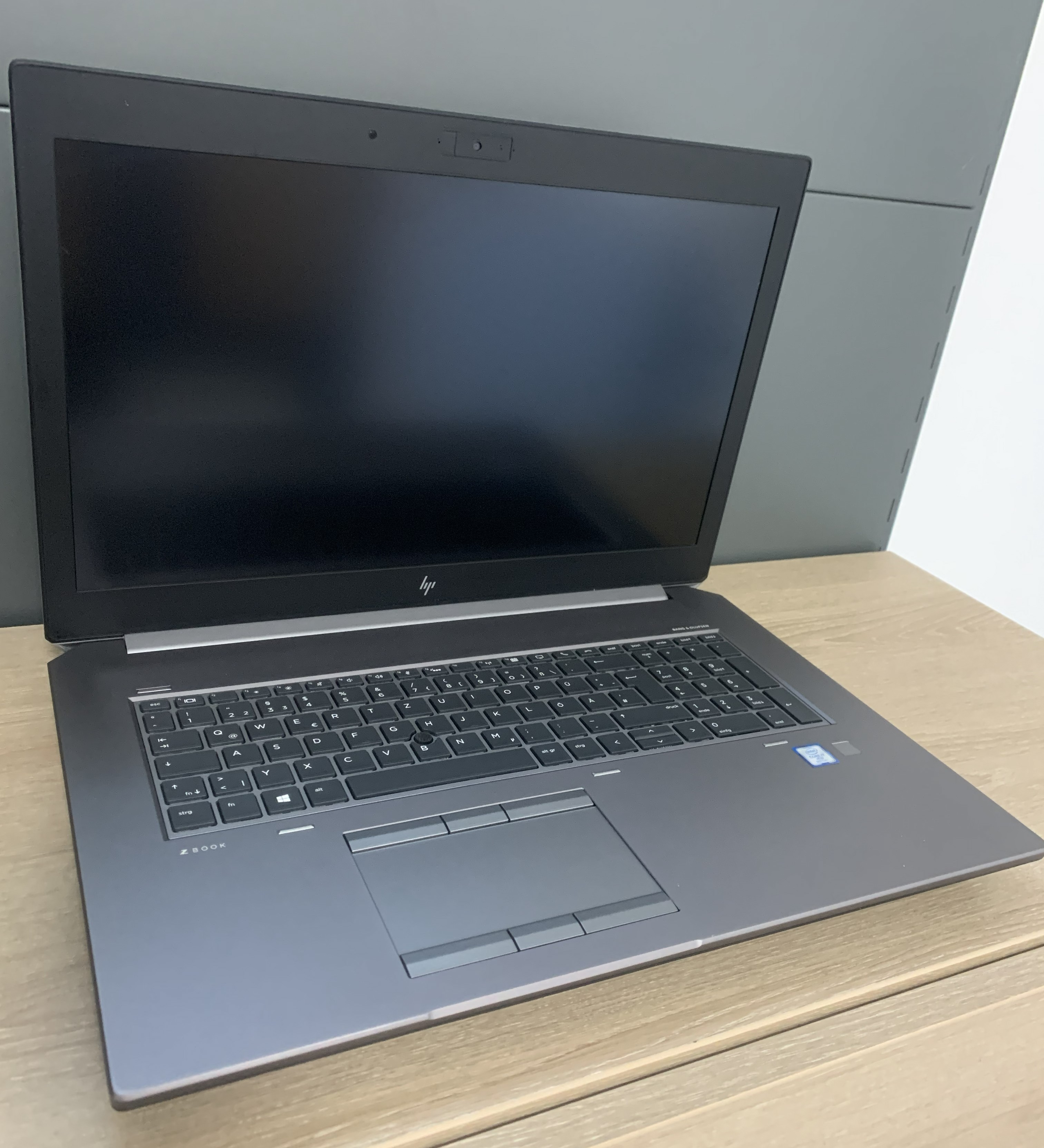 HP ZBook 17 G5 i7-8850H 32GB DDR 512GB M.2 SSD P3200 6GB CAM W11 A-Ware6
