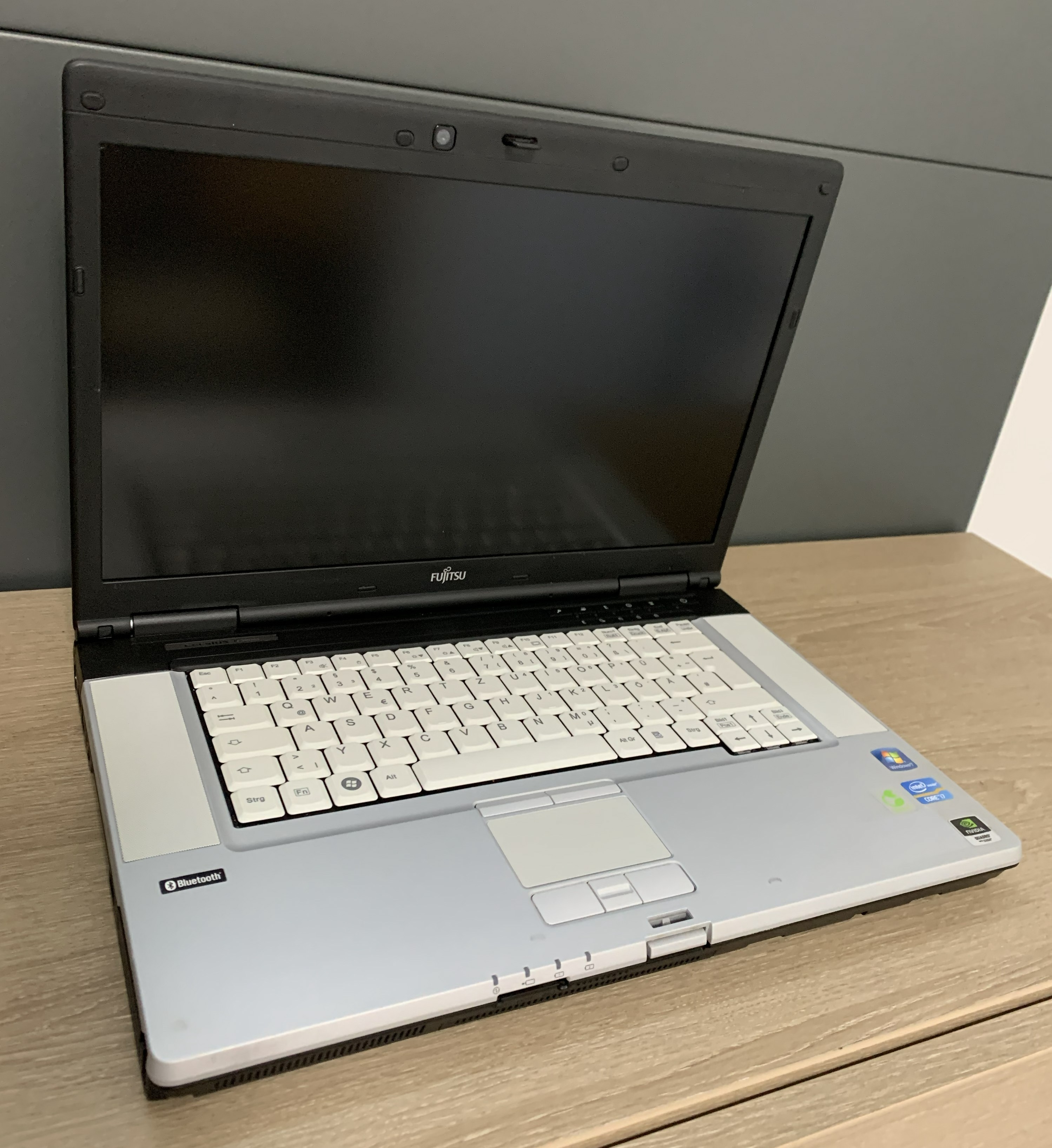 Fujitsu Celsius H710  i7-2720QM 8GB 256GB SSD Quadro 1000M CAM WWAN B-Ware