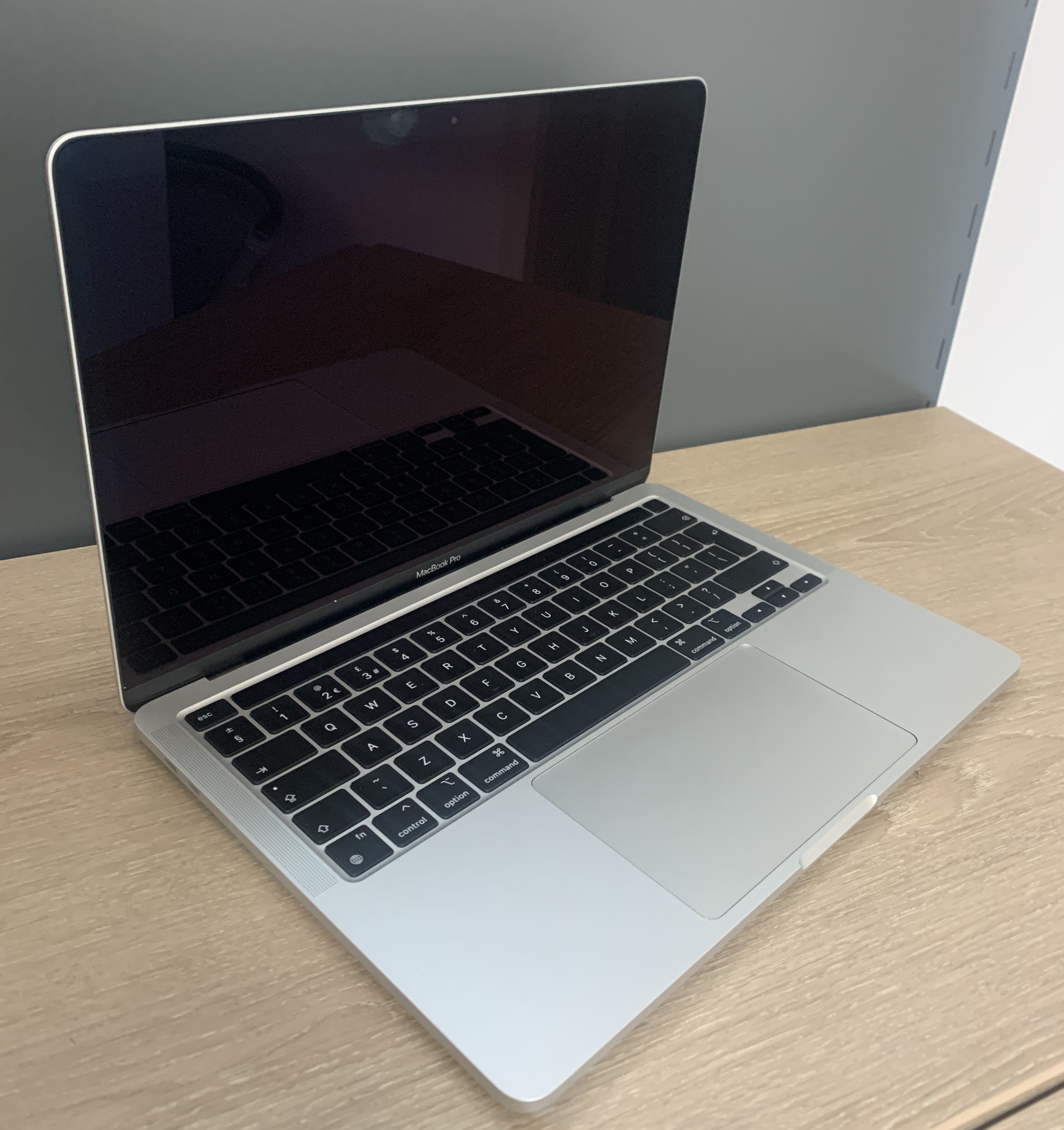 MacBook Pro A2338 13.3" M1 8 CPU/8 GPU 16GB DDR 256GB NVMe macOS A-Ware54